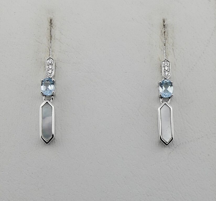 Null Pair of earrings decorated each with an aquamarine, 3 small diamonds and mo&hellip;