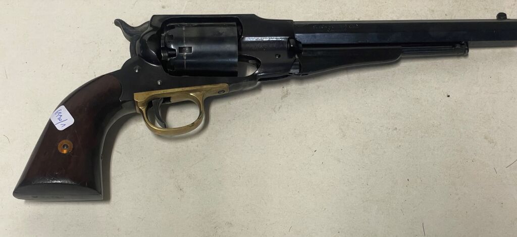 Null Revolver de tir moderne, à percussion, type Remington. 6 coups, calibre .44&hellip;