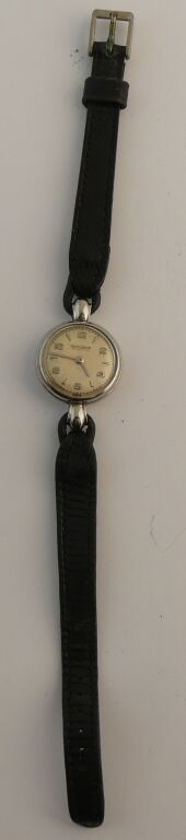 Null Jaeger Lecoultre（积家）。精钢女式腕表。约1940年。原装盒。