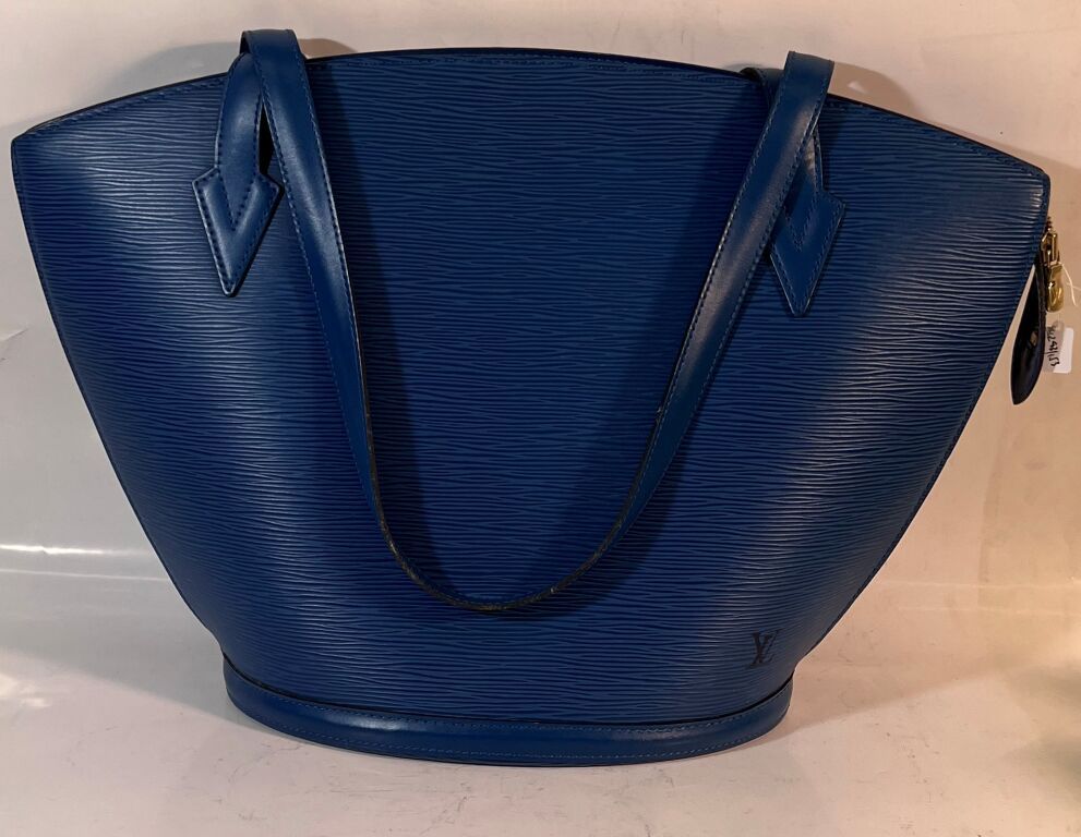Louis Vuitton. Blue bag St Jacques happy leather. Width:…