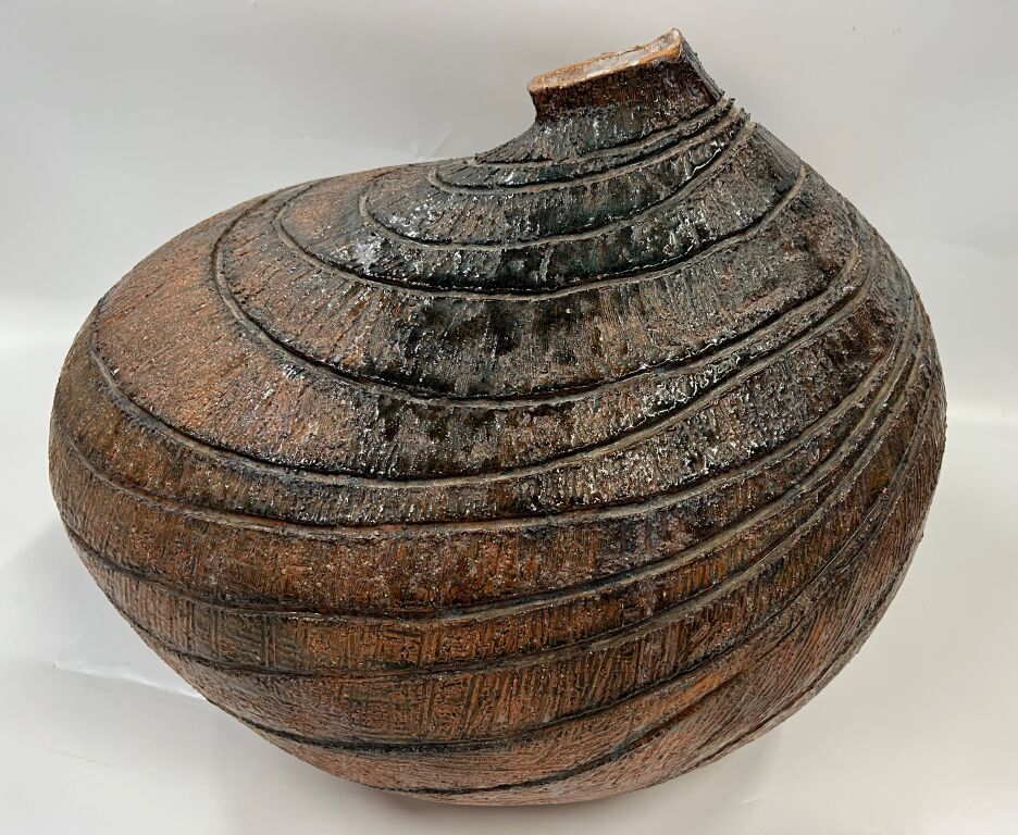 Null (Raku?). Important vase en céramique des années 60.