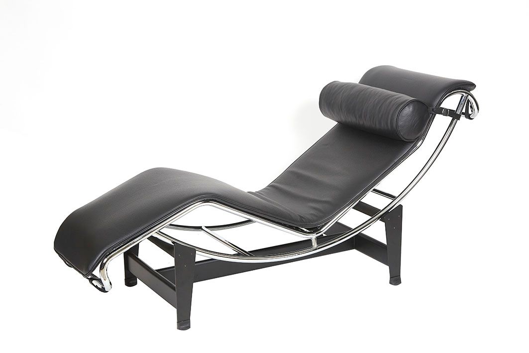 LE CORBUSIER CHARLOTTE PERRIAND Chaise longue LC4 Piétement noir mat, structure &hellip;