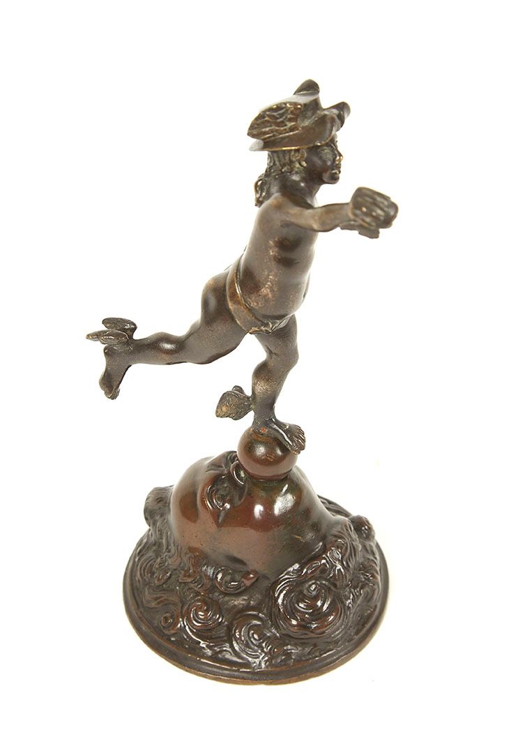 Null 古典风格的法国作品，由Zephyr吹制的水星 雕塑，青铜材质，有阴影的棕色古铜色 19世纪的古董铸造 高：21.5厘米