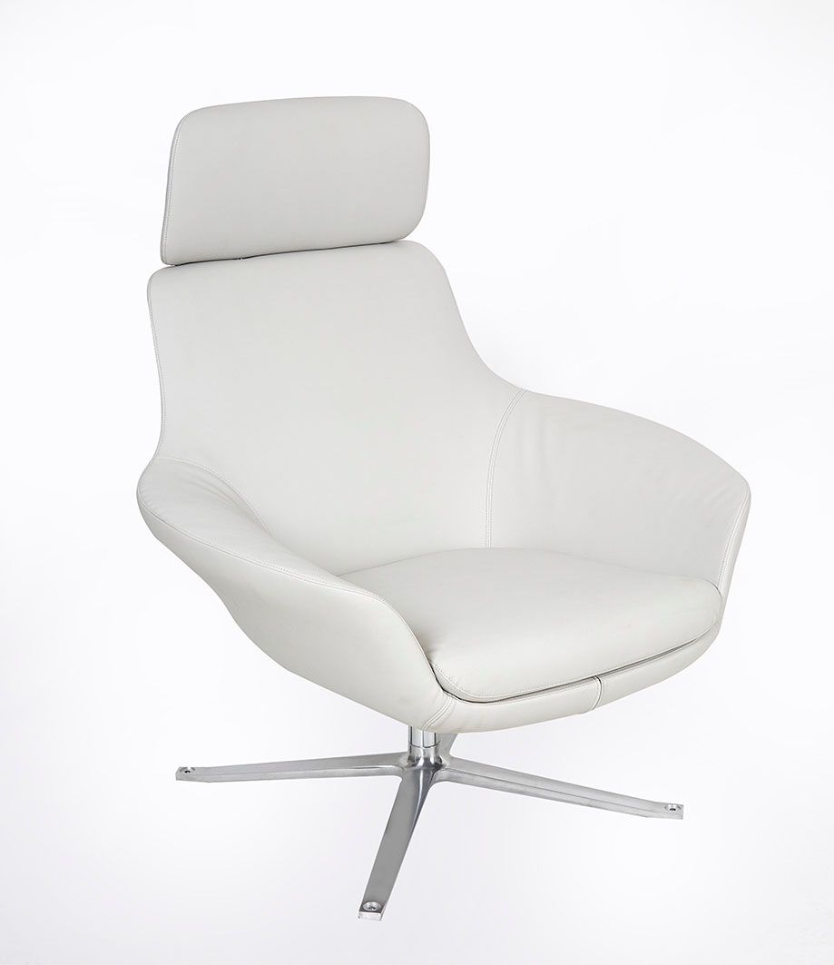 Null WALTER KNOLL Oscar扶手椅，用于地面安装的铝制星形底座，可拆卸头枕，浅灰色皮革椅垫 105 x 89 x 80 cm 法航商务休息室设&hellip;
