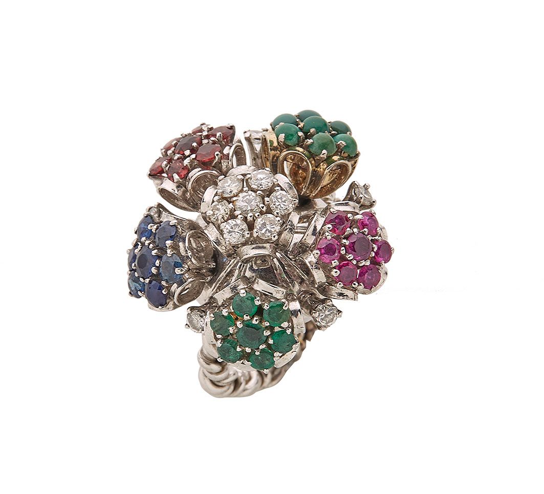 Null ABATE，18K（750/°）白金颤动戒指，由一束移动的花朵组成，镶嵌着黄水晶、凸圆形绿松石、祖母绿、红宝石、蓝宝石和钻石。签名。TDD : 49 &hellip;