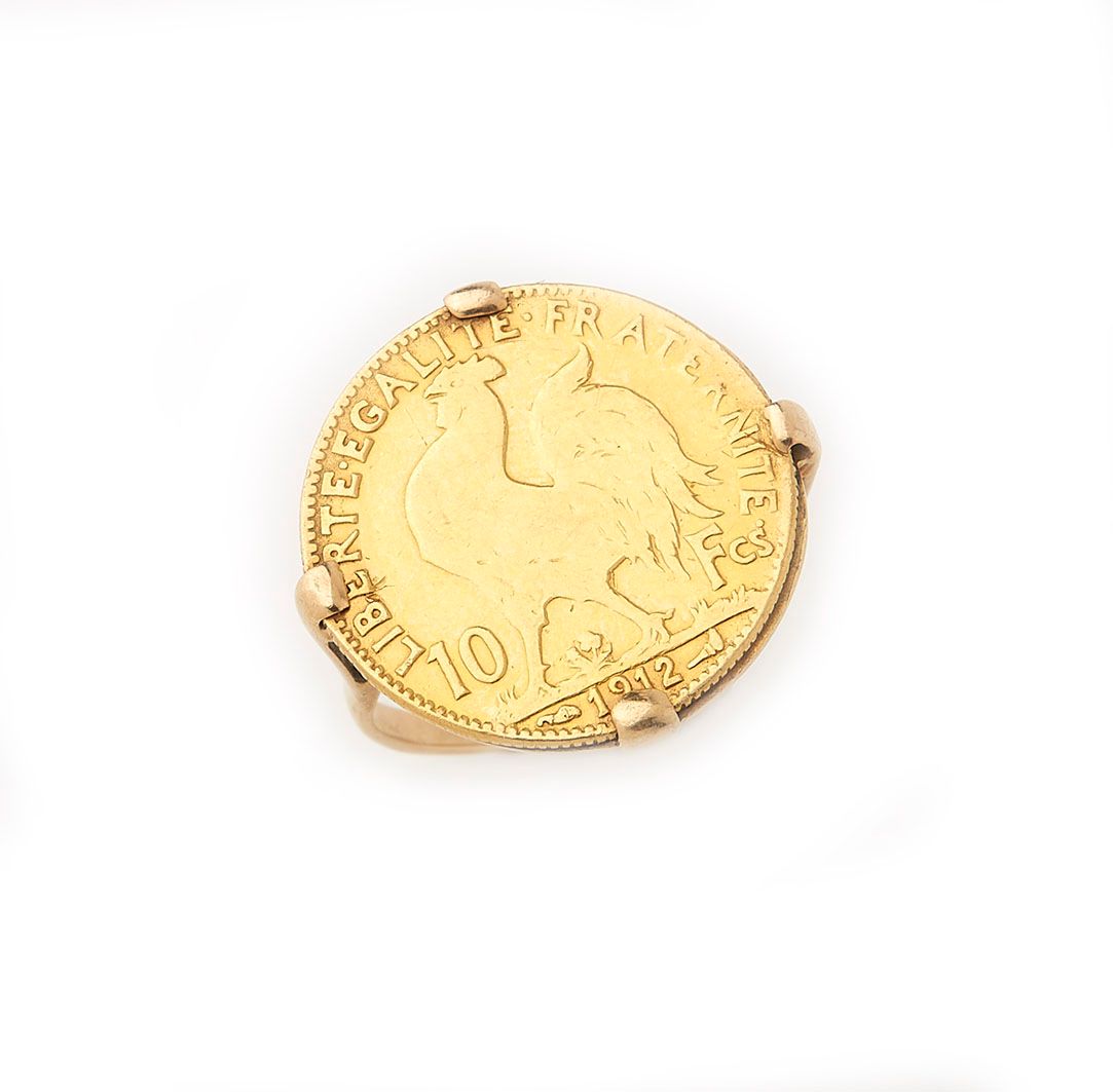 Null 18K（750/°）黄金戒指，镶嵌一枚10法郎的爪形金币。TDD : 51 毛重 : 6.2g