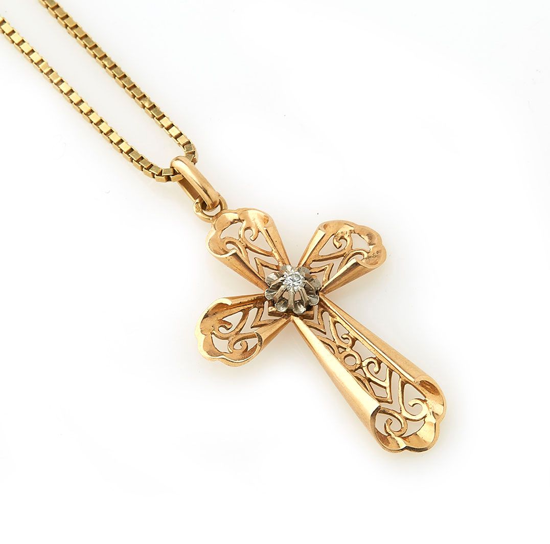 Null 18K（750/°）黄金项链，精致的镂空十字架吊坠，白金上镶嵌着一颗明亮的宝石。链长：40.5厘米 凹陷的十字架：4.5 x 2.5厘米，带贝利耶尔。&hellip;
