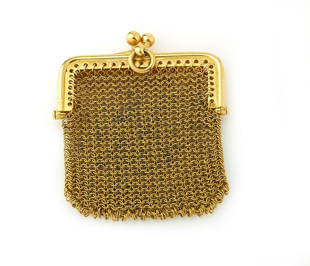 Null Chainmail purse in 18k yellow gold (750/°°). Gross weight : 16.2g