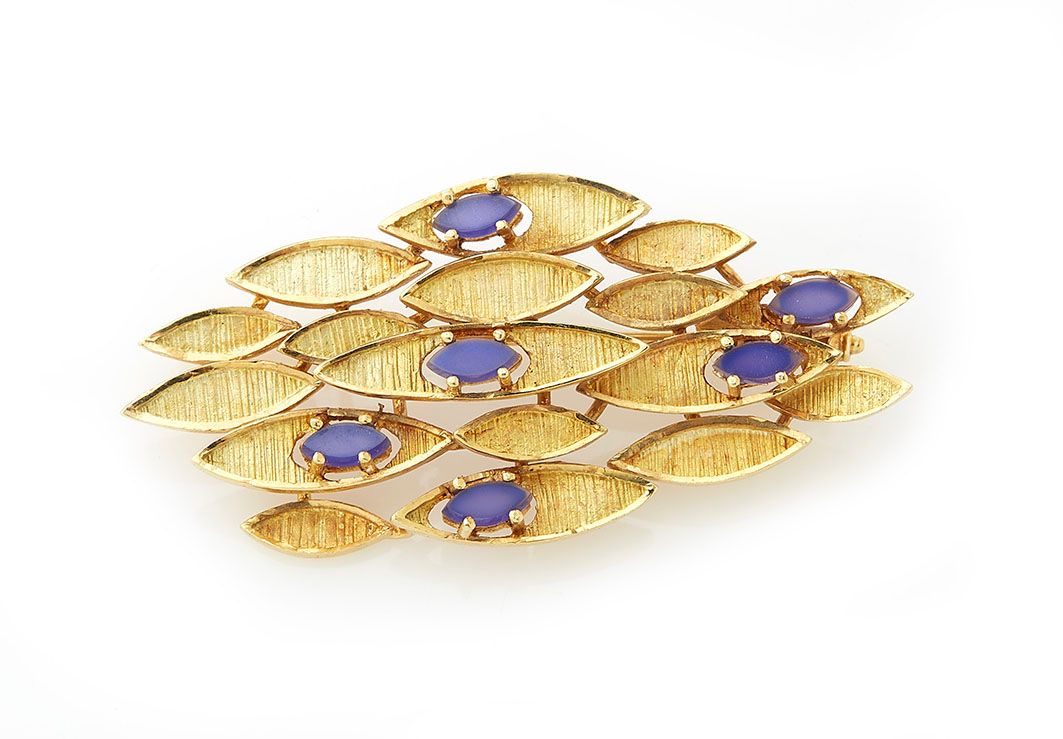 Null Brooch in 18K (750/°°) yellow gold and satin-finish yellow gold, with styli&hellip;