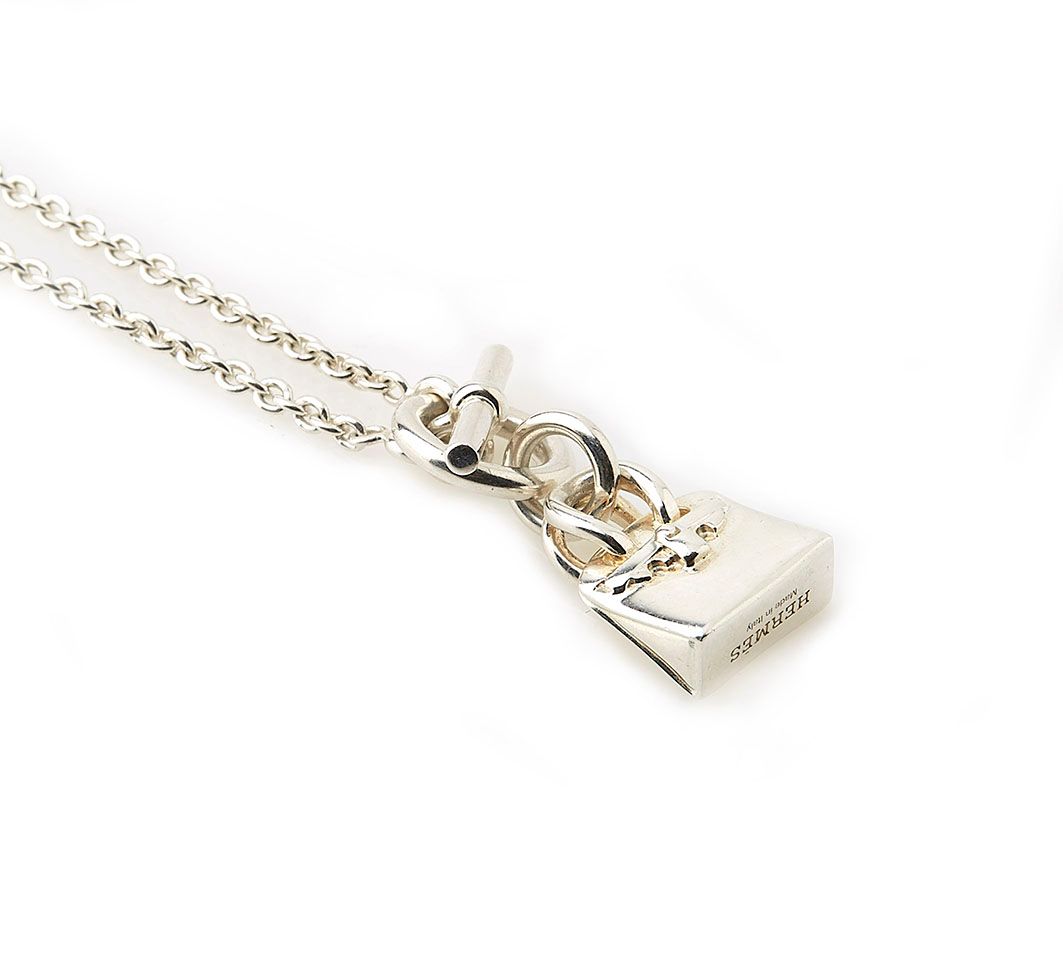 Null HERMES, (Made in Italy), Halskette aus Silber 800/°°, mit einem Anhänger, d&hellip;