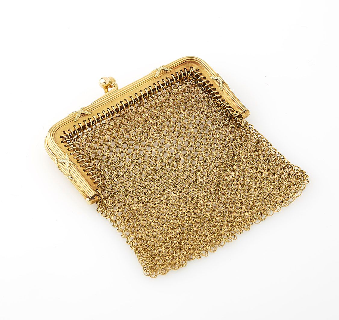 Null Purse in 18K (750/°°) yellow gold mesh. Gross weight : 24.5g