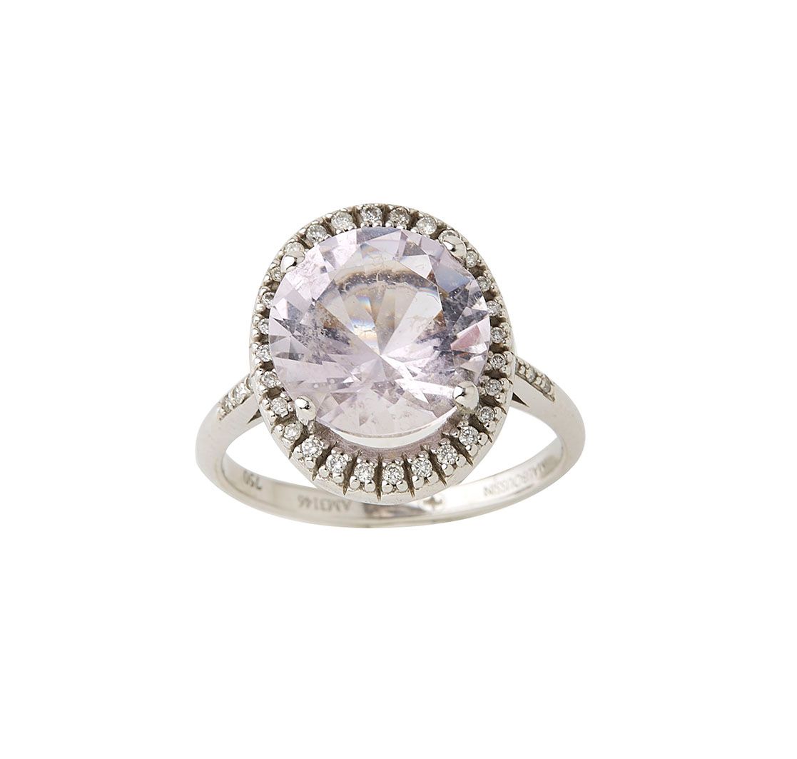 Null MAUBOUSSIN, Really You戒指，18K（750/°）白金，在一圈钻石中镶嵌紫水晶。有签名和编号的。TDD : 56 毛重 : 5.2&hellip;