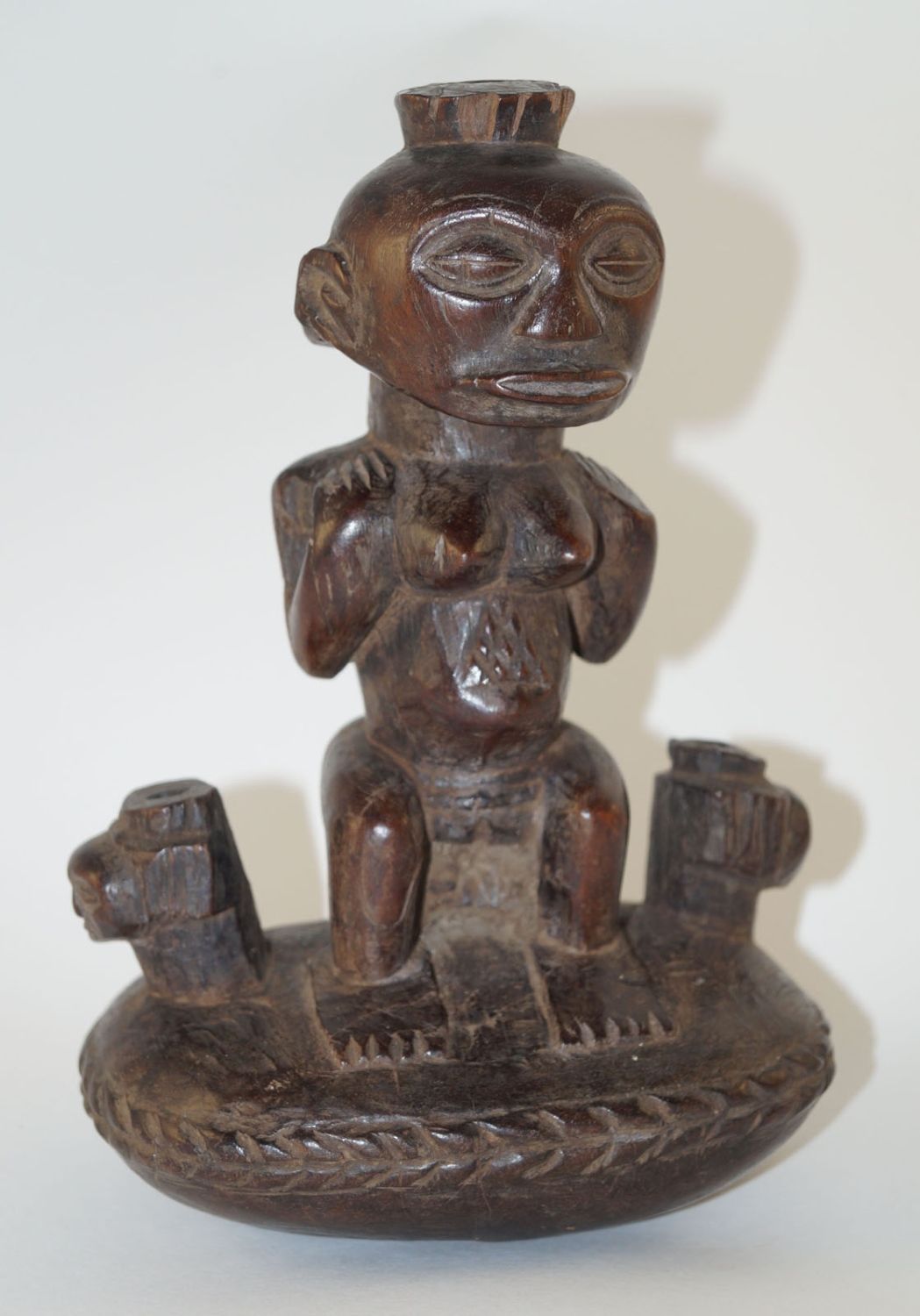 Afrika,Figur wohl als Reliquienbehälter, in DR Kongo Luba oder Hemba Stil 高20厘米。&hellip;