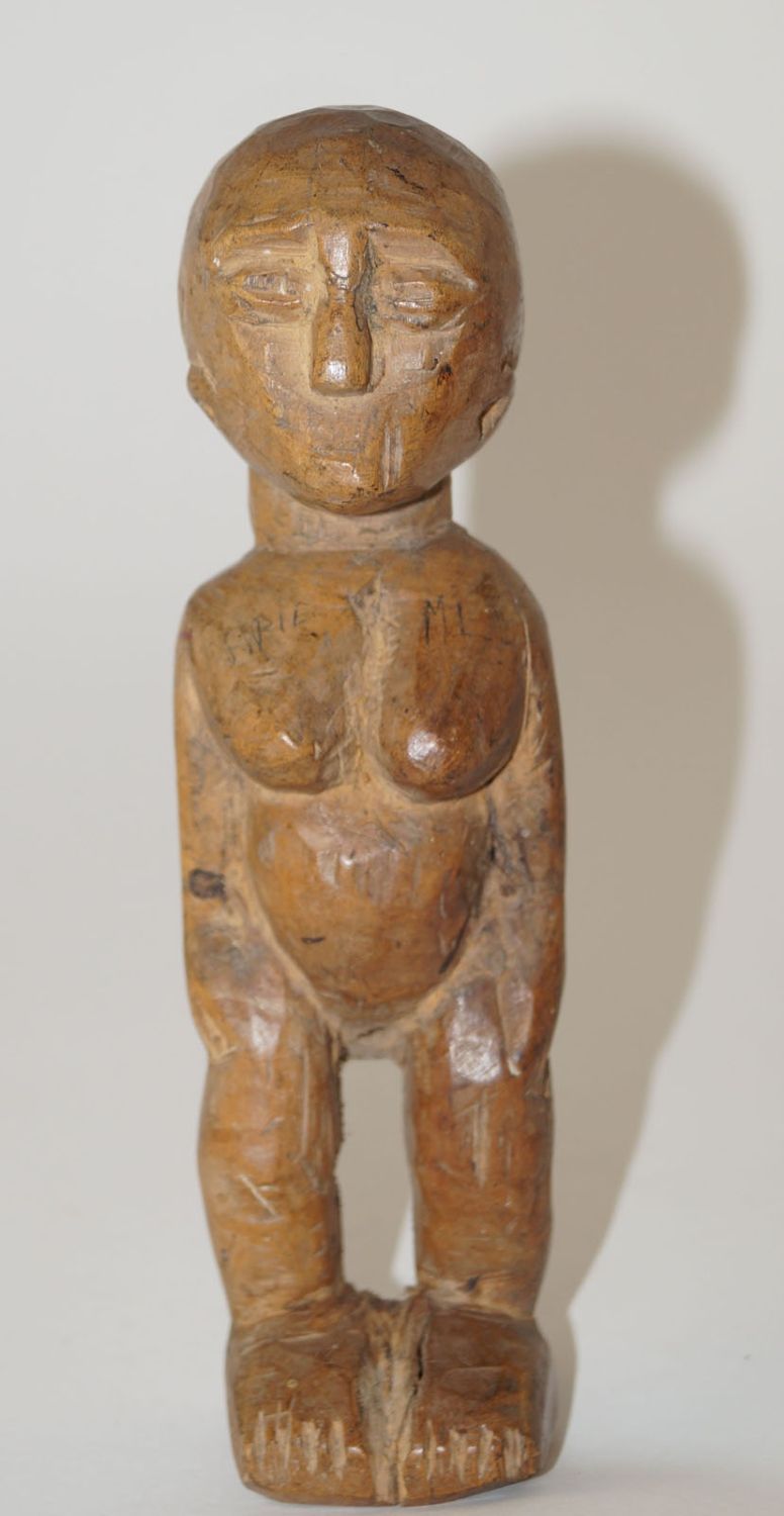 Afrika,Weibliche Statuette, Lega oder Ewe H. 18,5 cm. Standing figure the feet f&hellip;