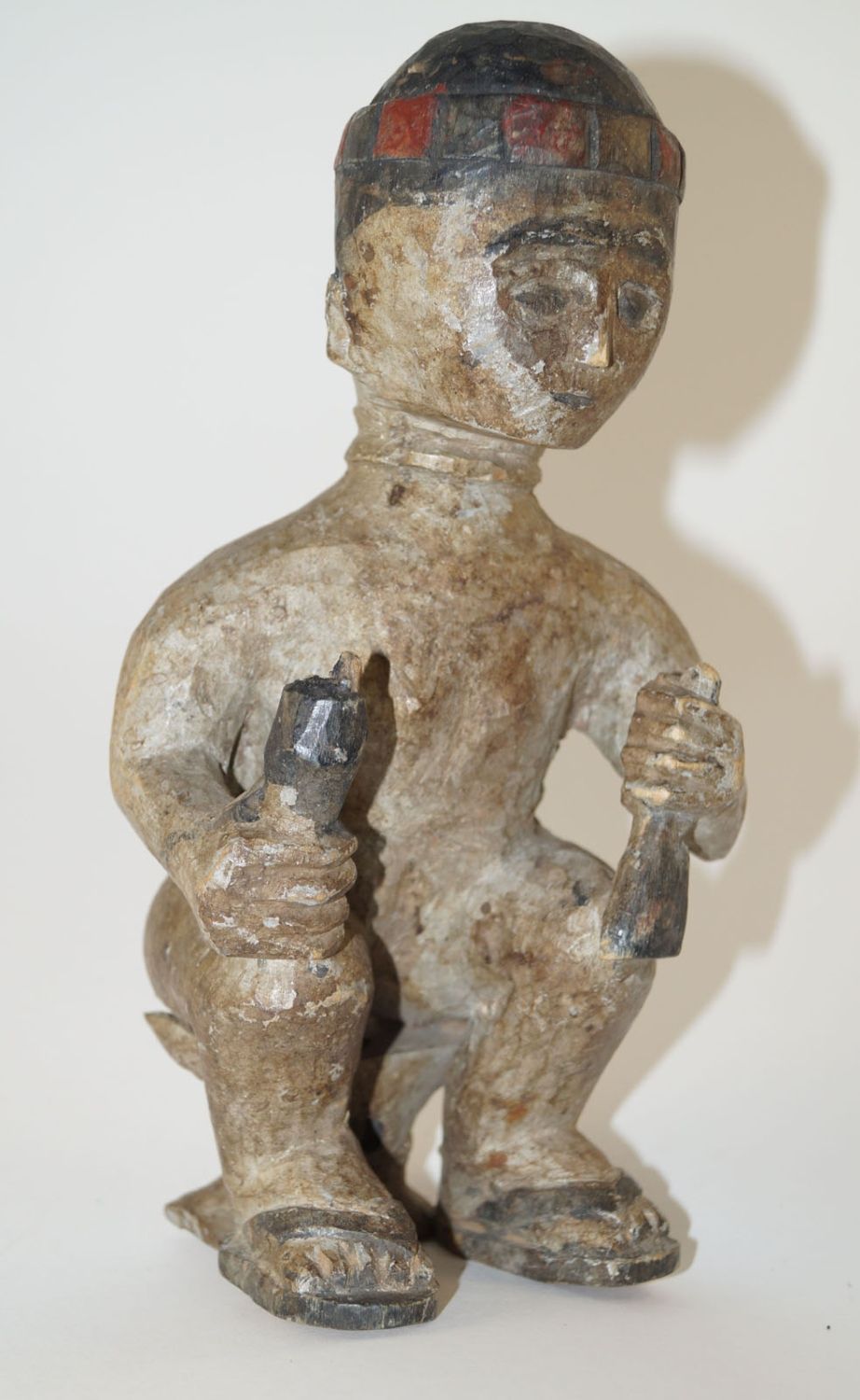 Afrika,Statuette, wohl Ghana Fante H.24 cm. Figura maschile seduta su uno sgabel&hellip;