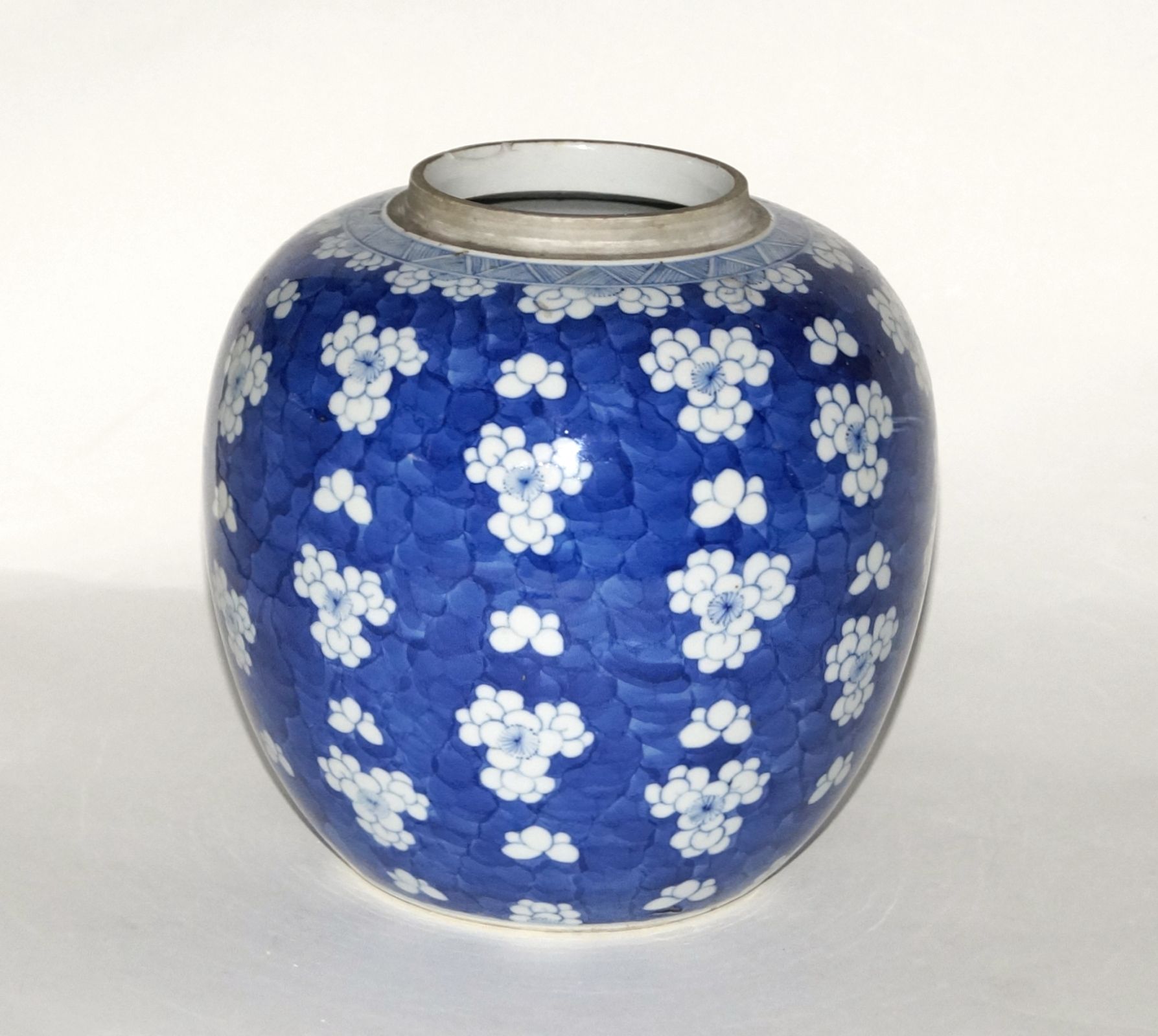 Null Porzellan Vase (H. 22 cm, D. Ca. 20 cm), Qing, Runde bauchige Vorratsvasenf&hellip;