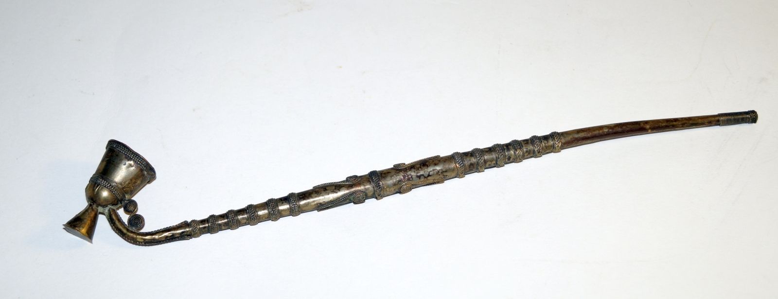 Null Opiumpfeife (L. 32 cm), Südostasien 19. Jh. Kupferblech, Spuren einer Versi&hellip;