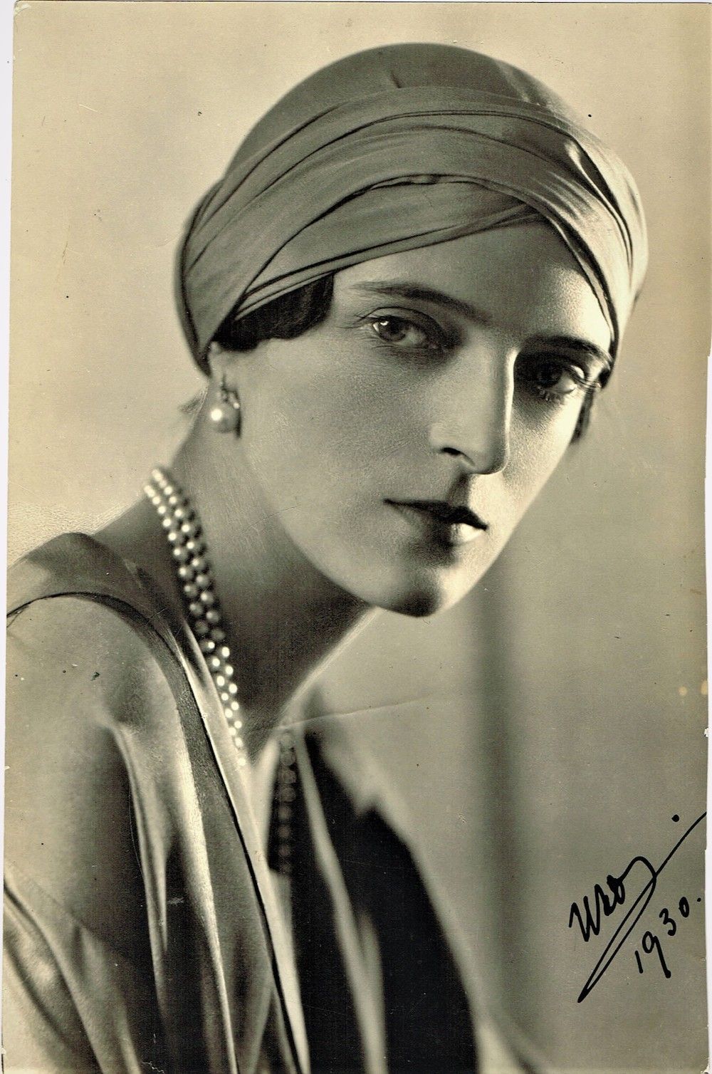 Null 47 - 伊琳娜-尤苏波夫公主。由Hay Wrighton拍摄的特殊照片，由她在1930年亲笔签名。伊琳娜（1895-1970）是俄罗斯公主，沙皇亚历&hellip;