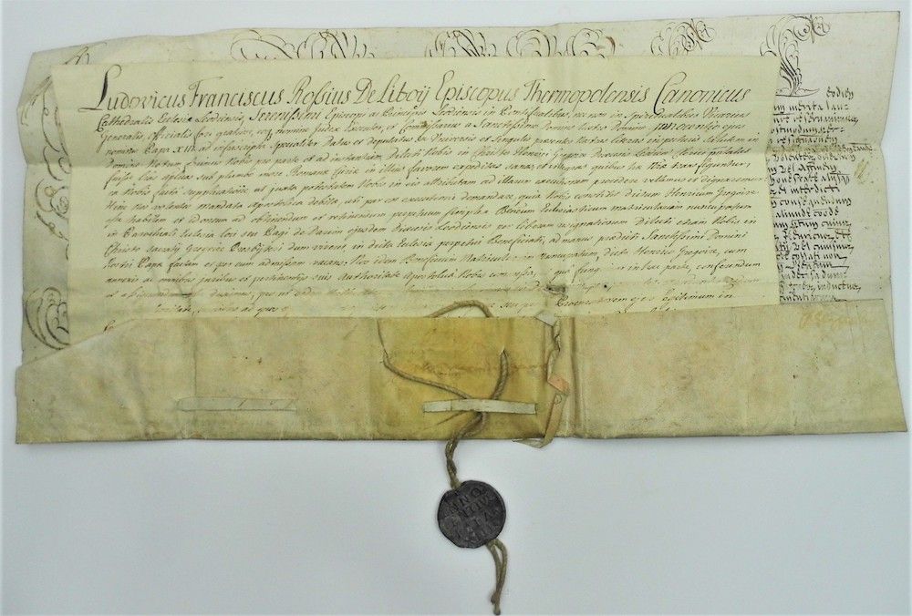 Null 6 - 教皇无辜十三世（1655-1724）。1722年关于卢万教区（比利时）的诏书，大羊皮纸（50 x 36厘米），上面挂有他的名字的铅印。教皇为鲁&hellip;