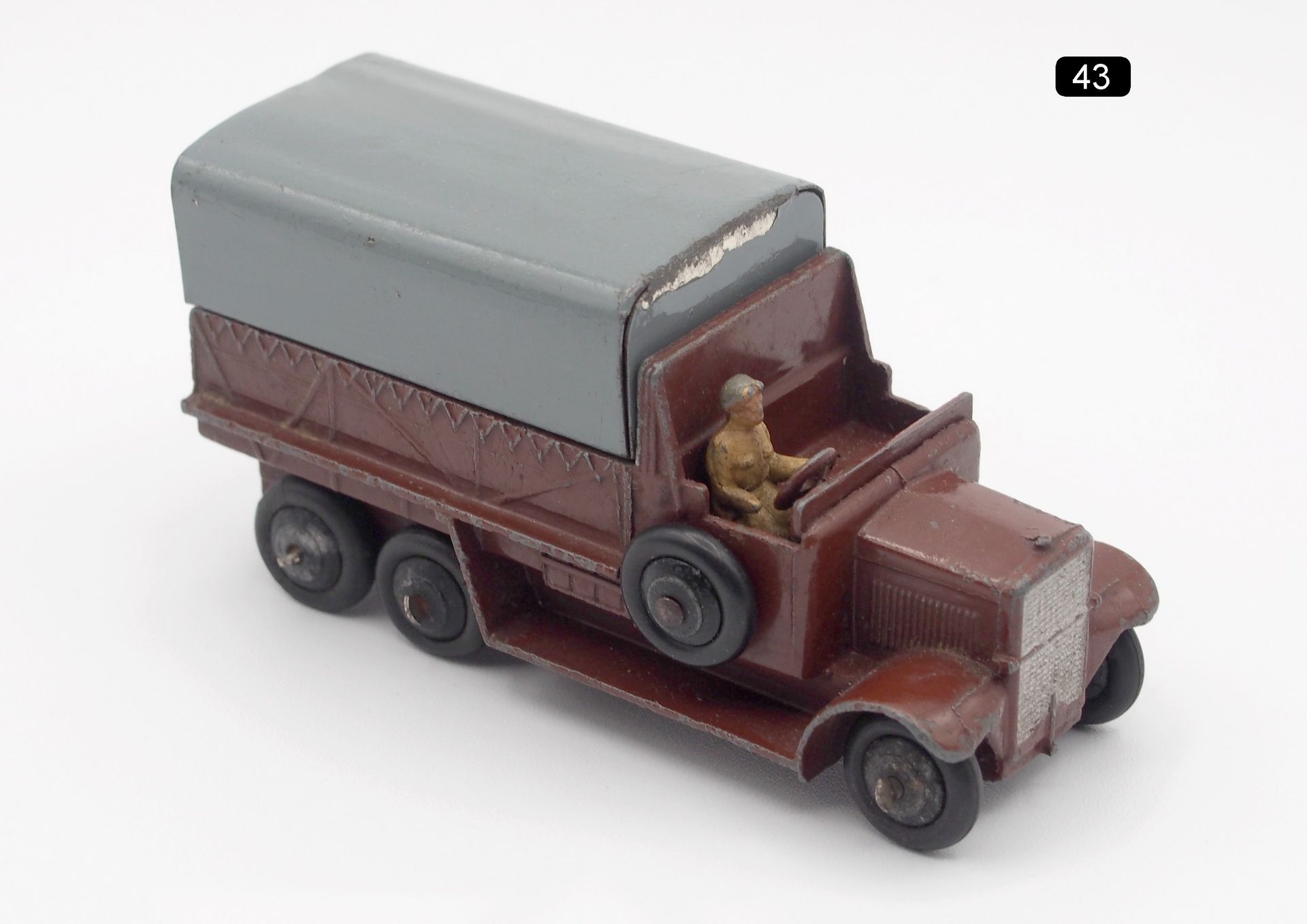 Null DINKY TOYS G.B. - 1/43th (1)

- #25S莫里斯6轮卡车。民用版，带司机，从1946年开始，装备轮毂。石榴红，灰色防水布&hellip;