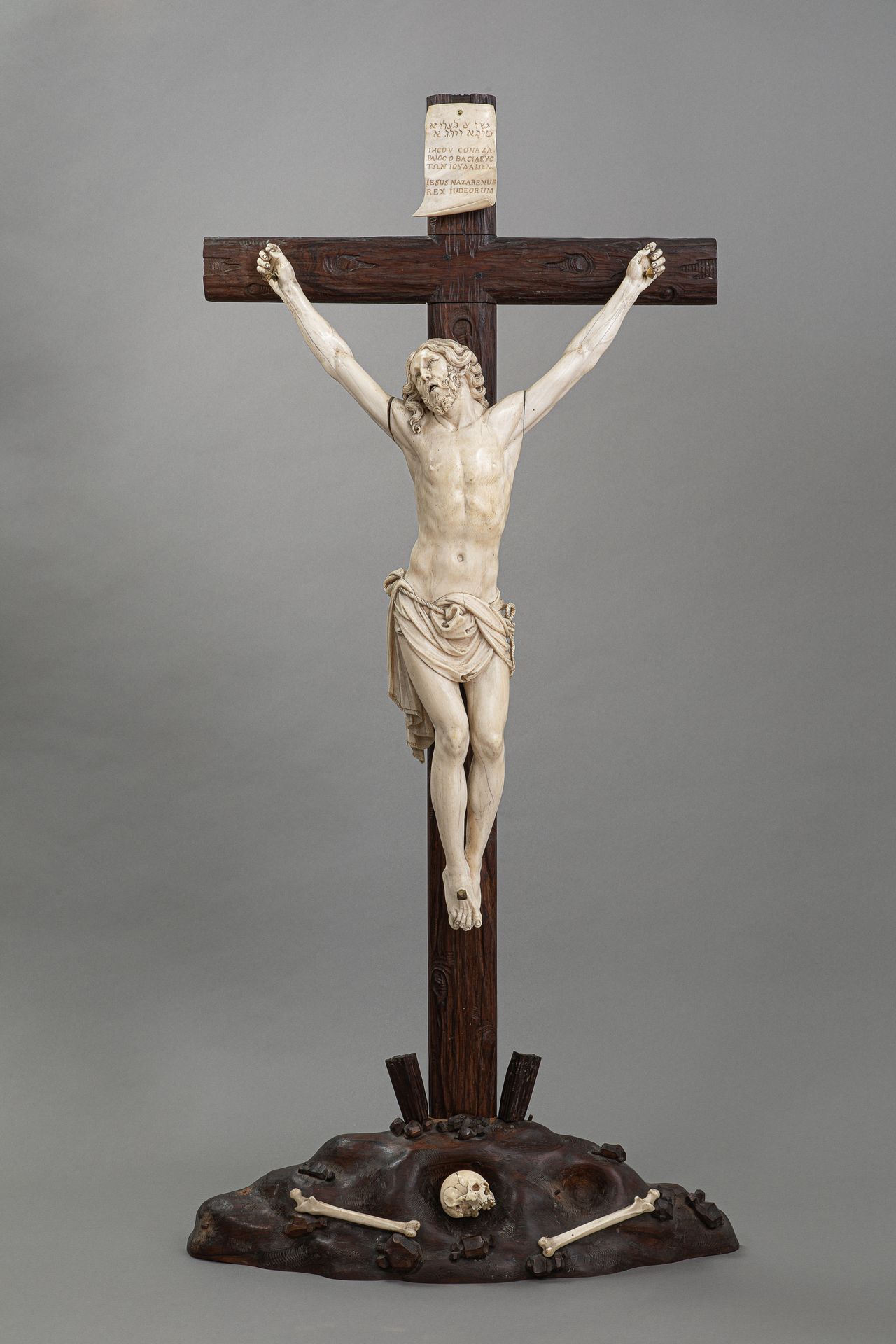 Null 沃尔特-庞贝（1703-1777） 安特卫普，1771年

十字架上的基督

象牙色

签名：1771 Walterus Pompe fecit .A&hellip;