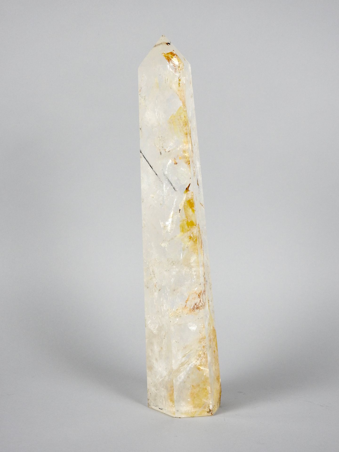 Null Polished and faceted monolith Rock crystal quartz

H 36 cm