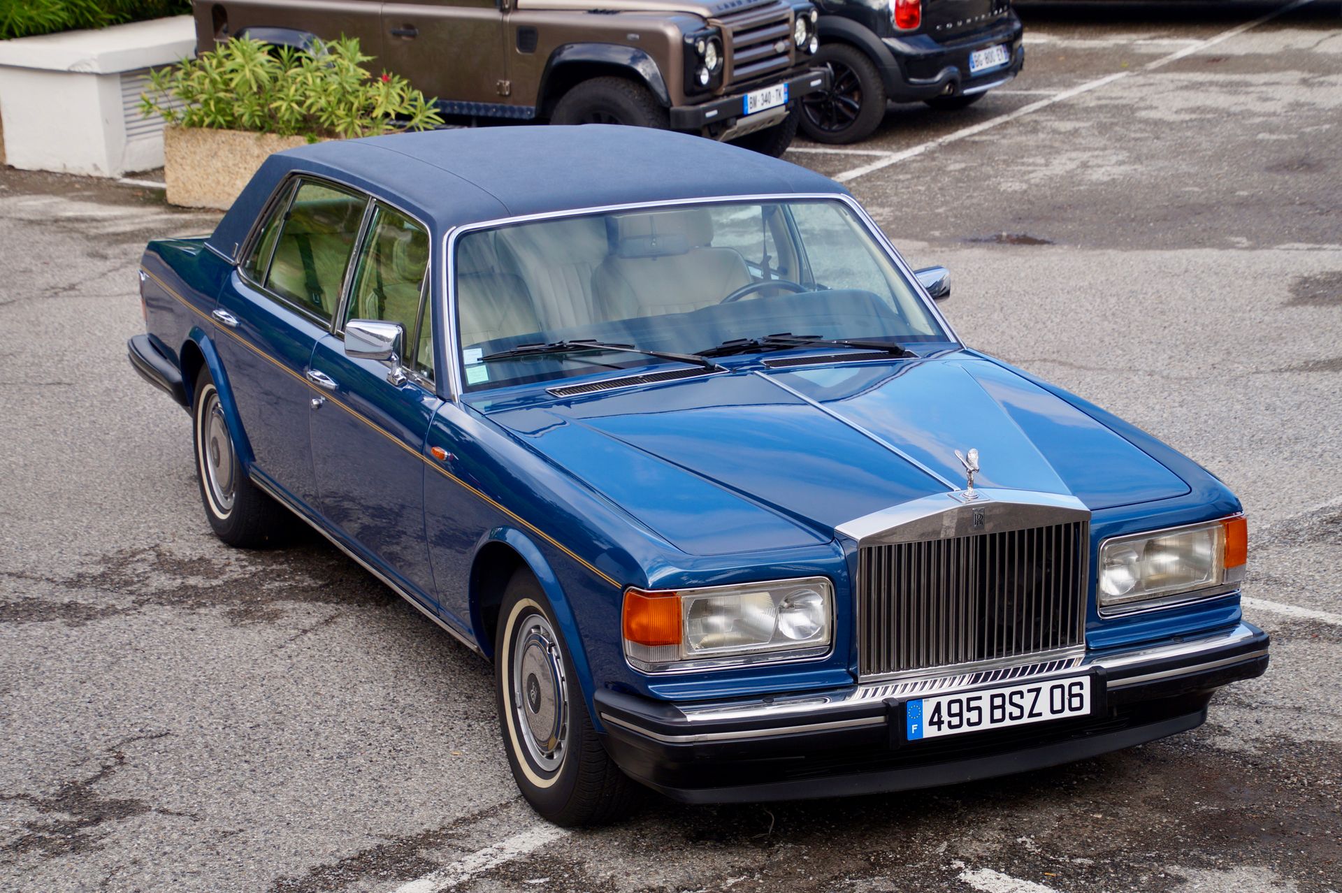 Null Rolls Royce

Silbersporn (lang)

1989

England, Linkslenker Automatik

6750&hellip;