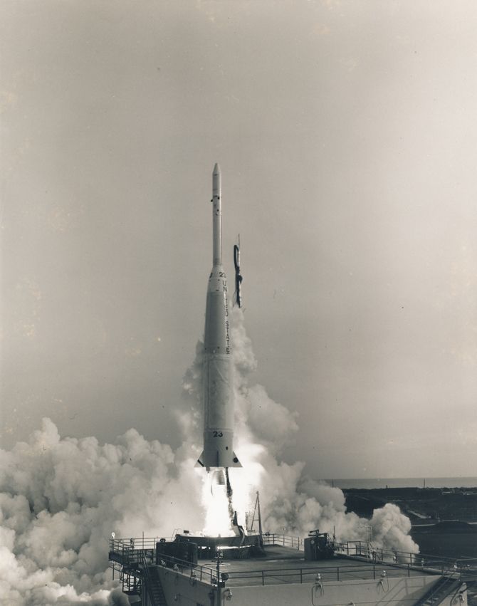 NASA Nasa. Départ de la fusée DELTA 23 depuis le complexe 17-A le 21 janvier 196&hellip;