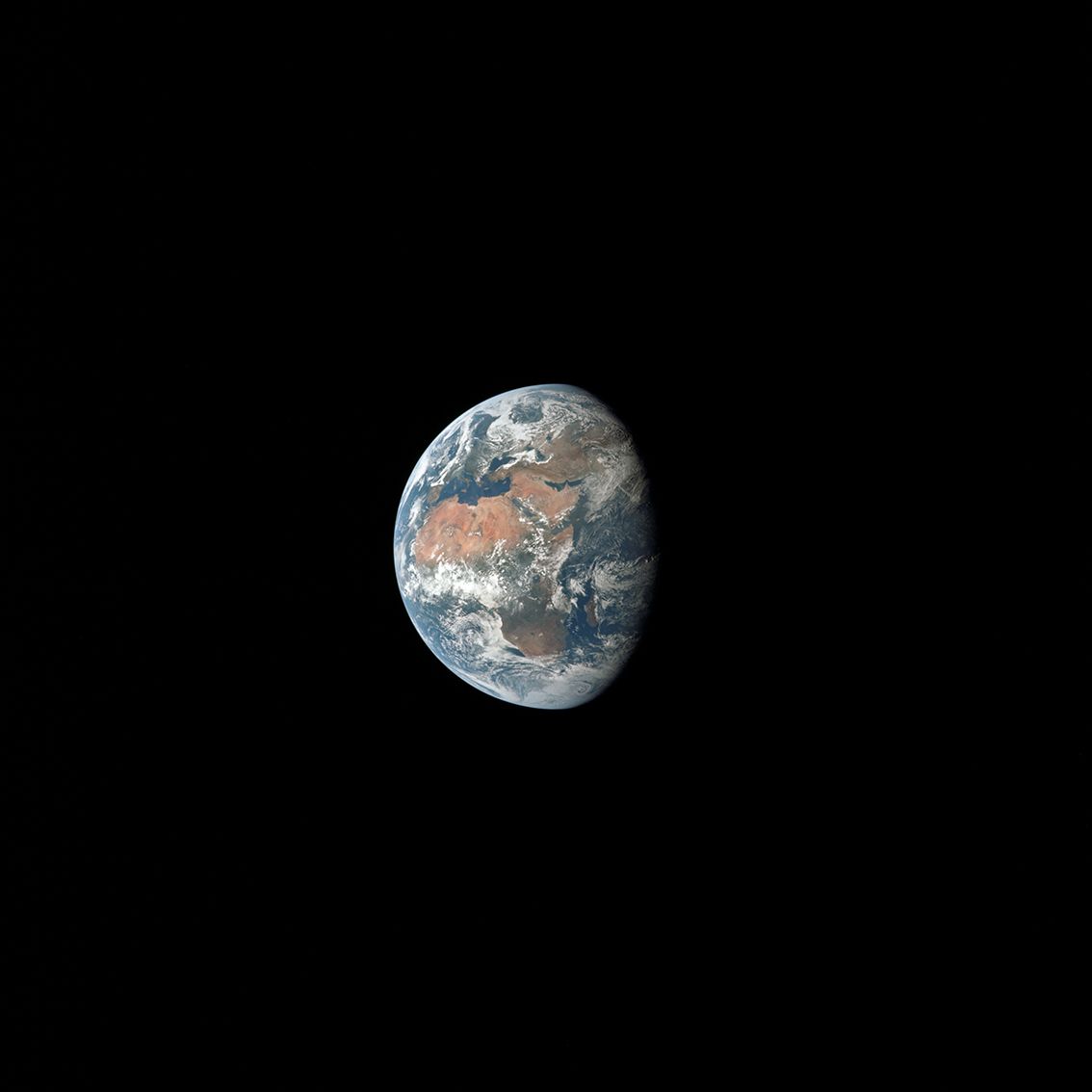 NASA NASA. GRAND FORMAT. Parfaite vue de la Terre telle qu'observée au cours du &hellip;