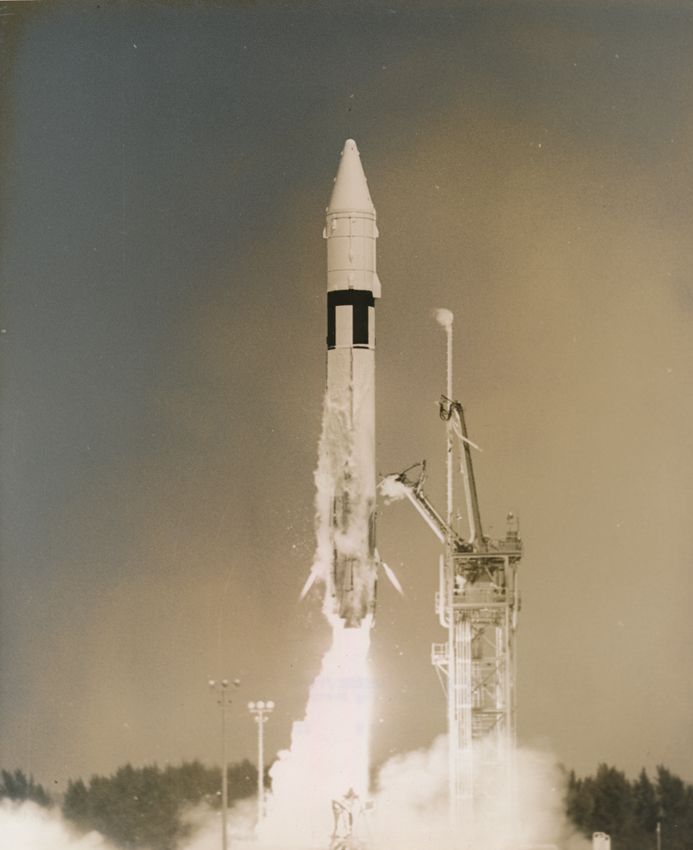 NASA Nasa. Lancement d'une fusée Centaur F-1 du Pas 36 de Cap Canavéral. 8 mai 1&hellip;