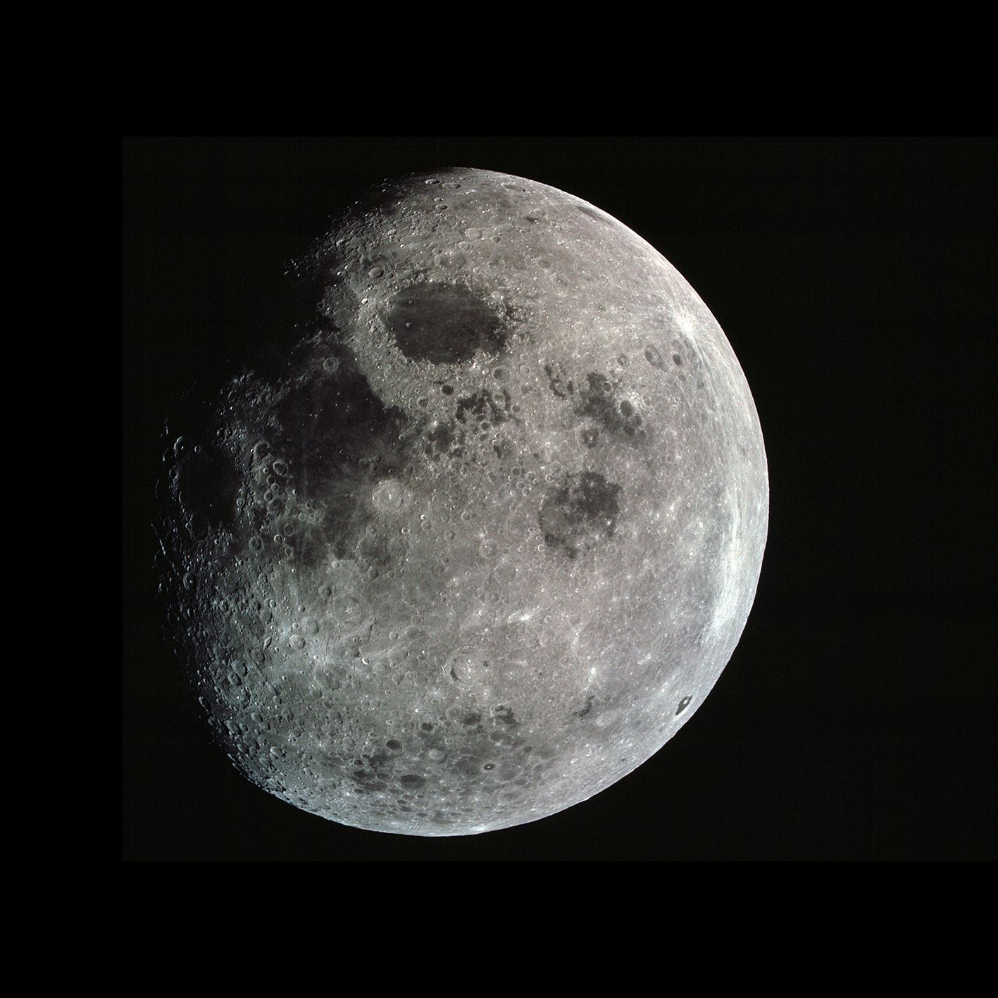NASA NASA. GRAND FORMAT. Exceptionnelle vue de la Lune depuis le module de comma&hellip;