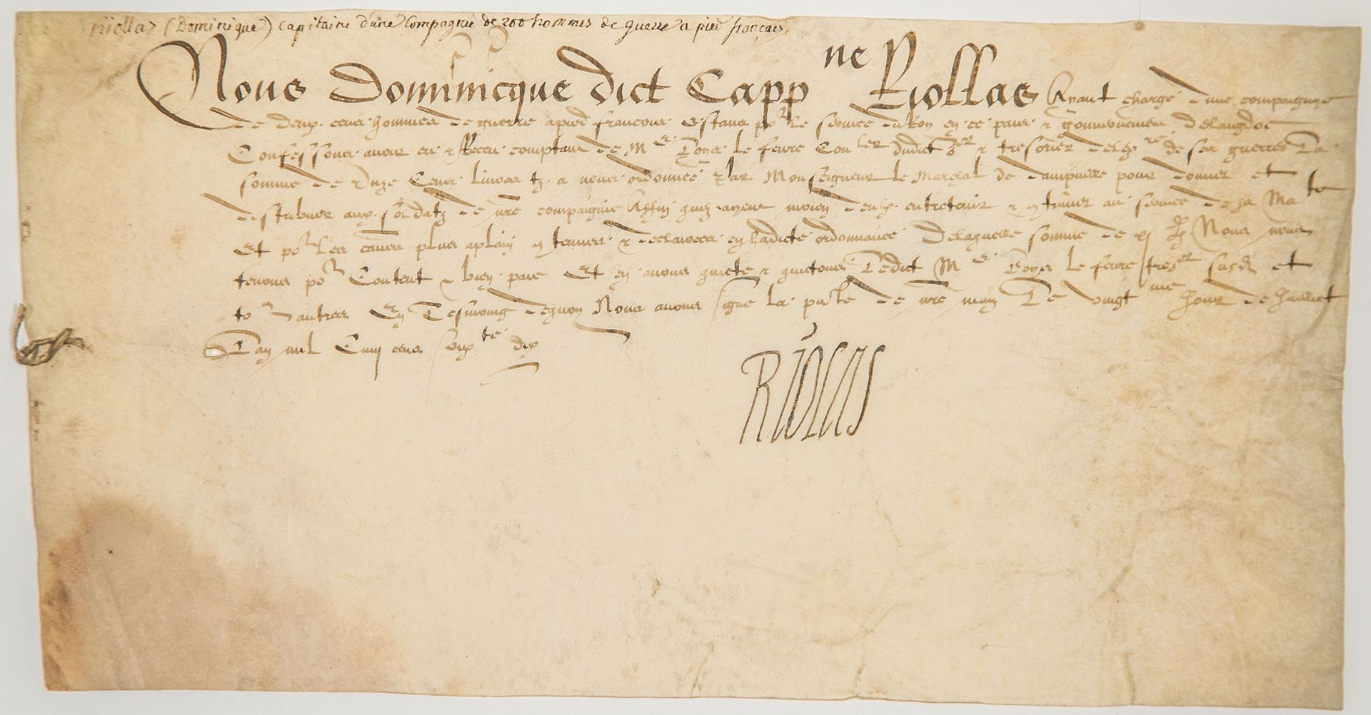 Null LANGUEDOC.1570年。多米尼克-里奥拉的签名收据，他是在朗格多克政府中为国王服务的一个200名步兵连的连长，根据元帅亨利一世，蒙莫朗西-达姆&hellip;