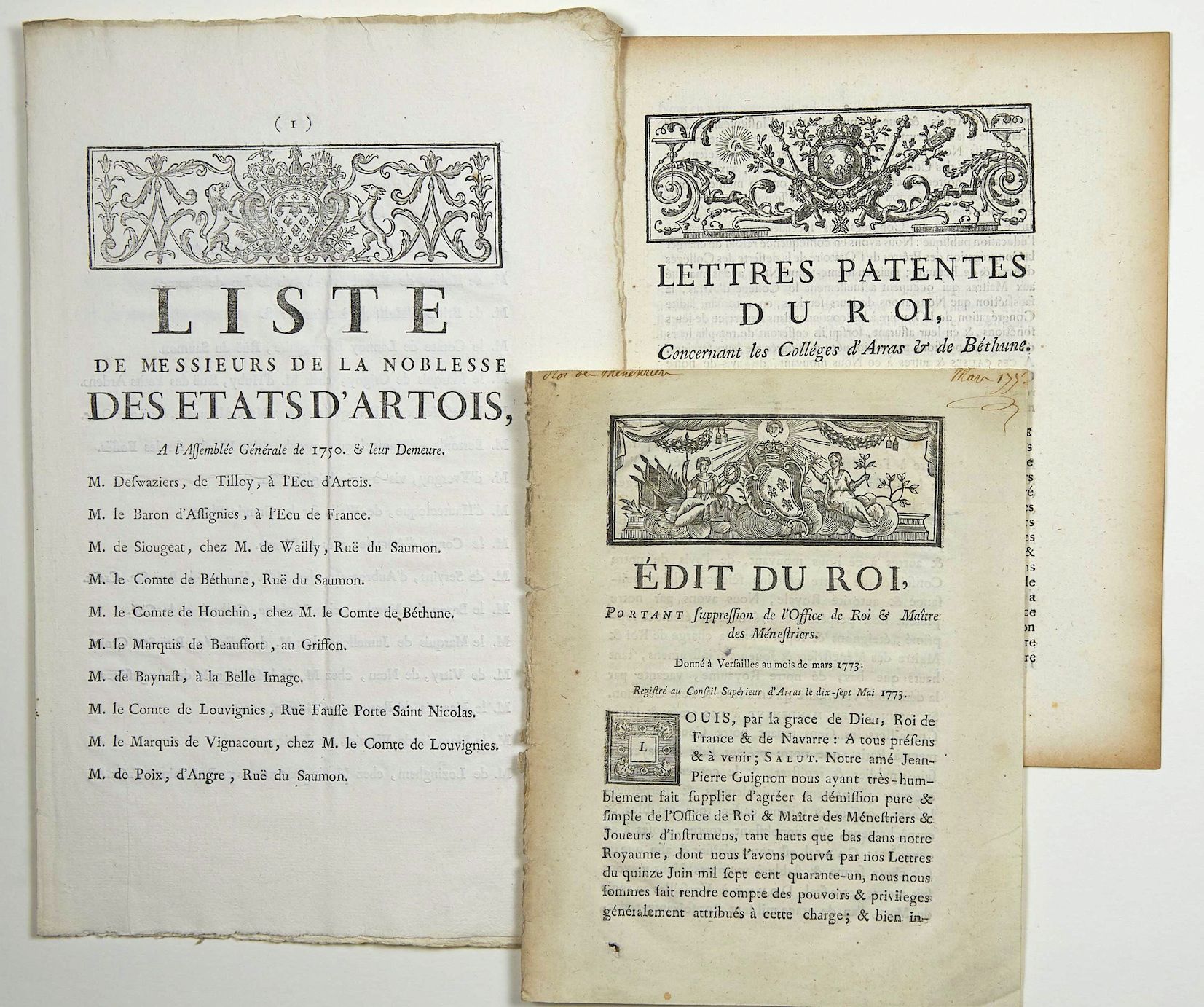 Null ARTOIS。阿拉斯（PAS-DE-CALAIS）。3张印刷品：《阿尔托伊斯州》。出席1750年大会的阿图瓦州贵族绅士名单及其住所。3页夹页。装饰头巾&hellip;