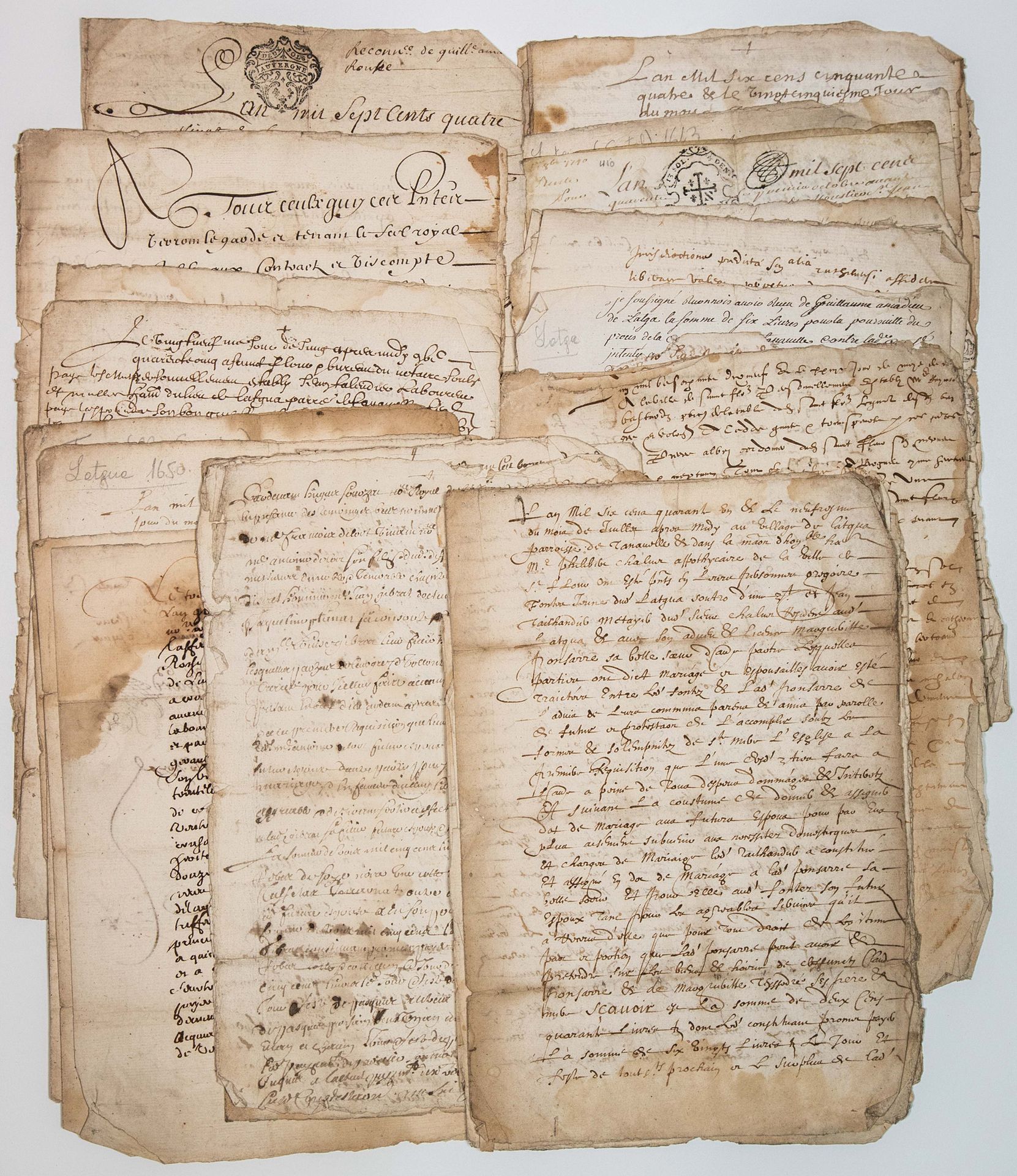 Null CANTAL。AMADIEU家族，是TANAVELLE教区LATGA村的农民（15）。28份1538年至1780年的公证契约。(一些缺陷)