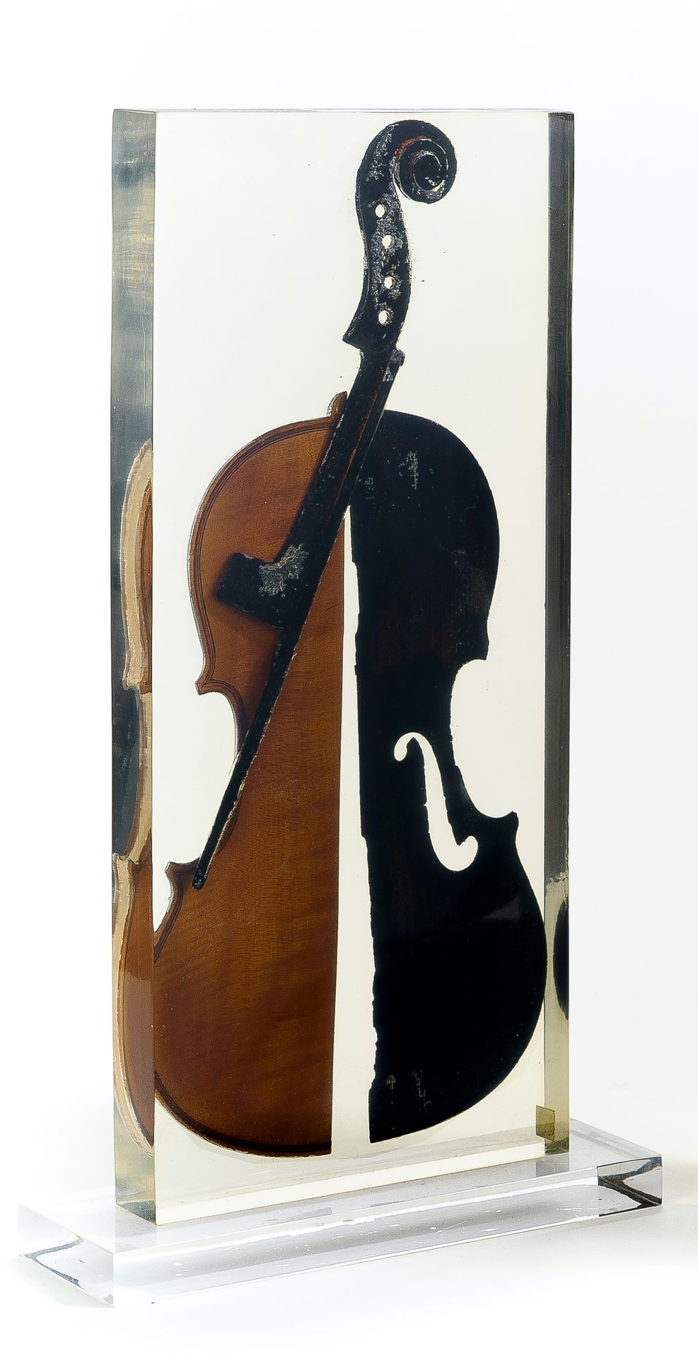 Null 阿尔曼(1928-2005)

火之舞, 1997

聚酯树脂中包含的烧焦的木质小提琴

刻在卡特尔上的签名

编号为65/100

50 x 30 &hellip;