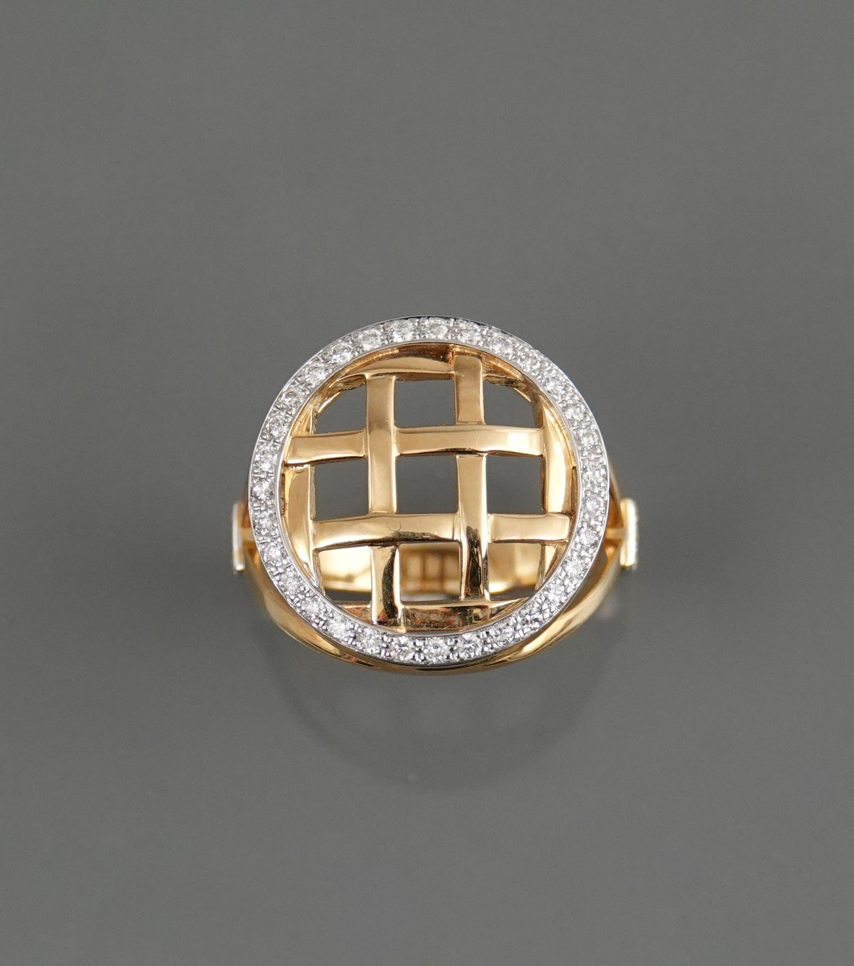 Null 双金戒指，750毫米，圆板画网，周围有钻石，直径1.8厘米，尺寸：53，重量：8.65克，毛。