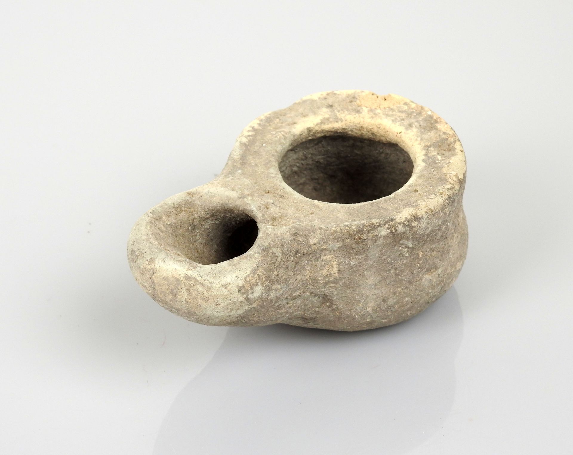 Null 固体油灯

陶器7.3厘米

罗马时期