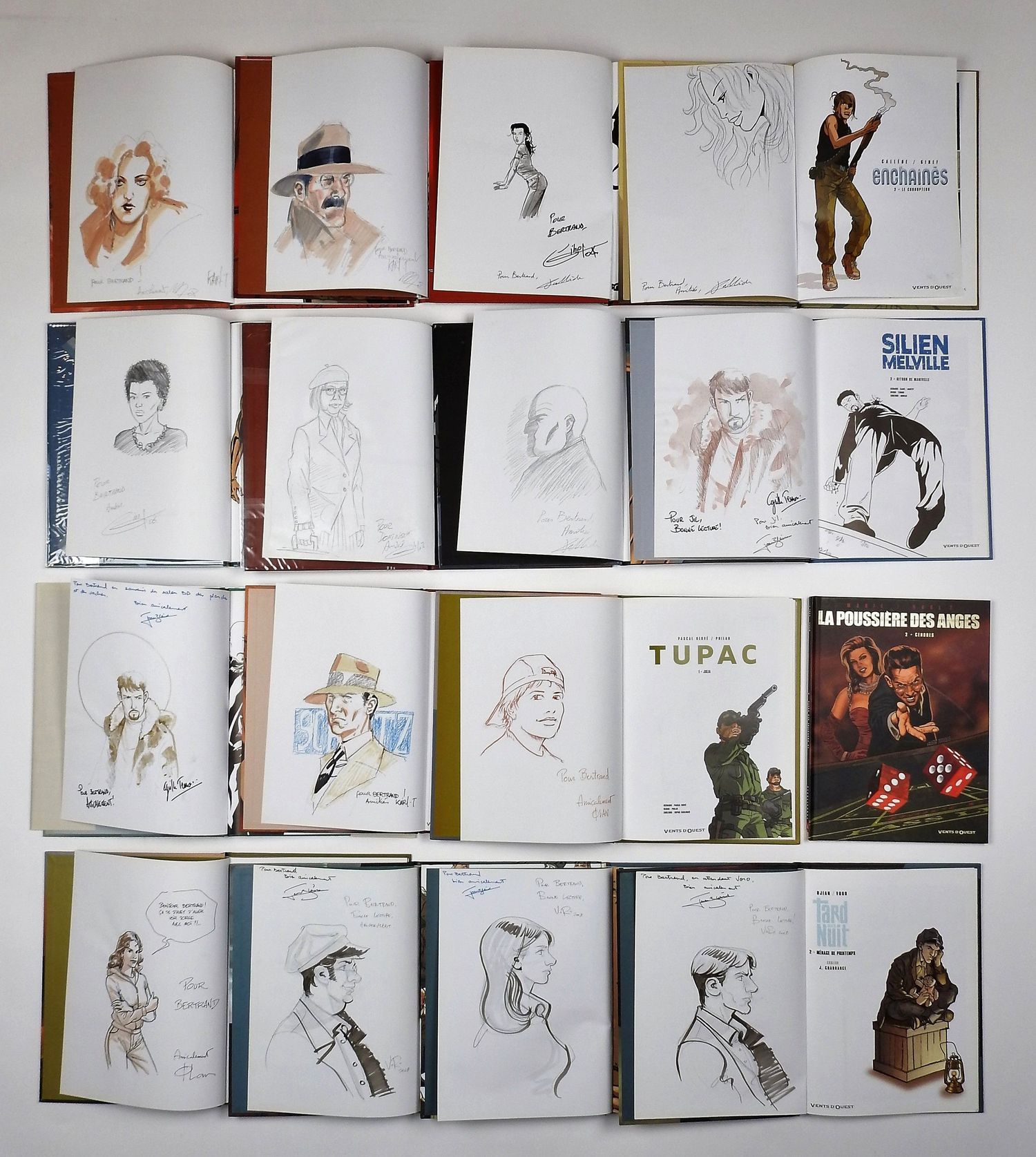 Null 西风

一套约44本带图画的初版画册，包括《动荡集》、《黑夜中的迟疑》、《锁链》、《复仇》、《起源的呼唤》、《恶魔的美食》、《回到灭亡》、《共产主义》&hellip;