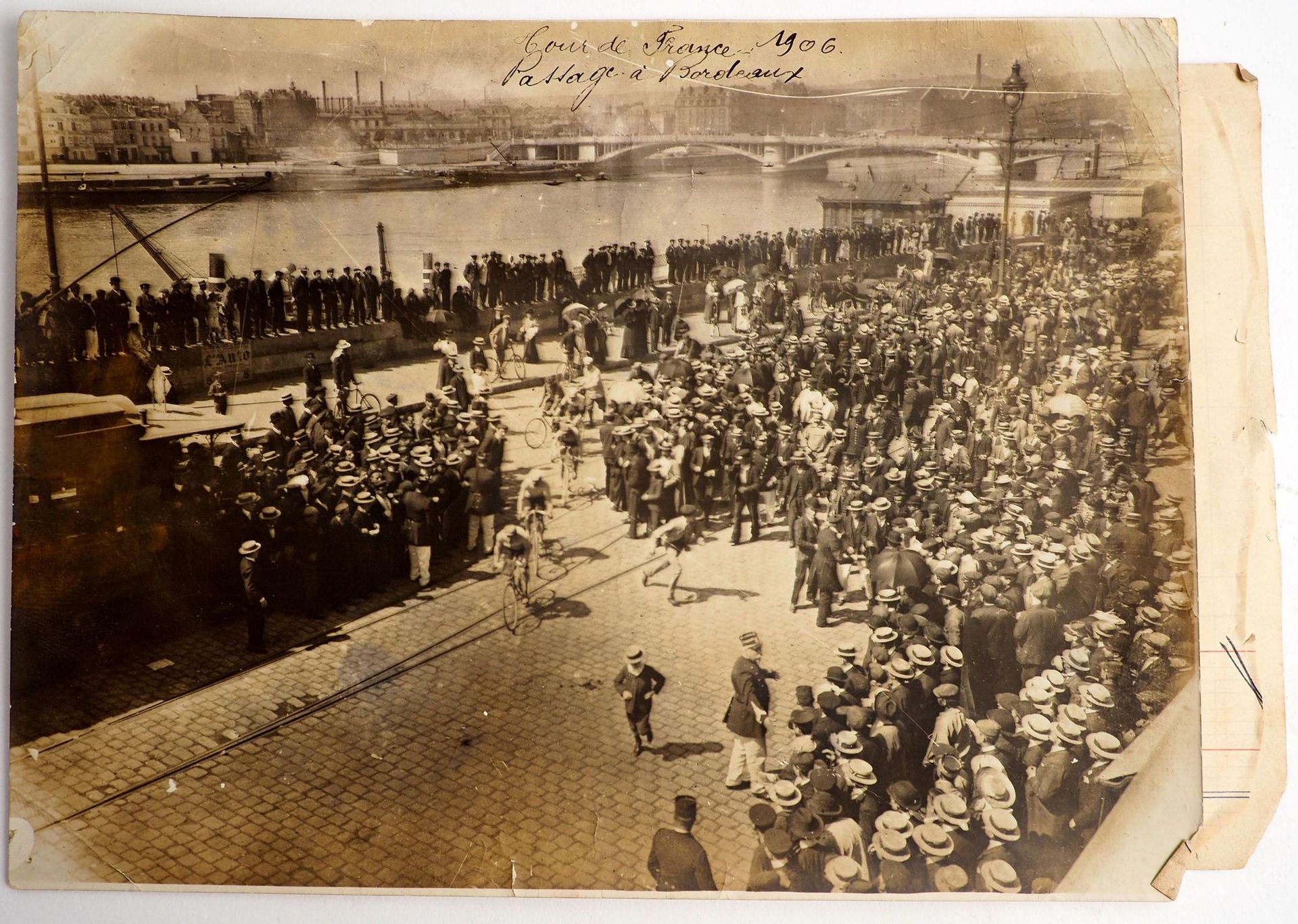 Null 骑行/1906年之旅/鲁恩。两张1906年巡回演唱会的原始新闻照片。第四届环法自行车赛（4500公里，14名幸存者）由René Pottier的探索升&hellip;