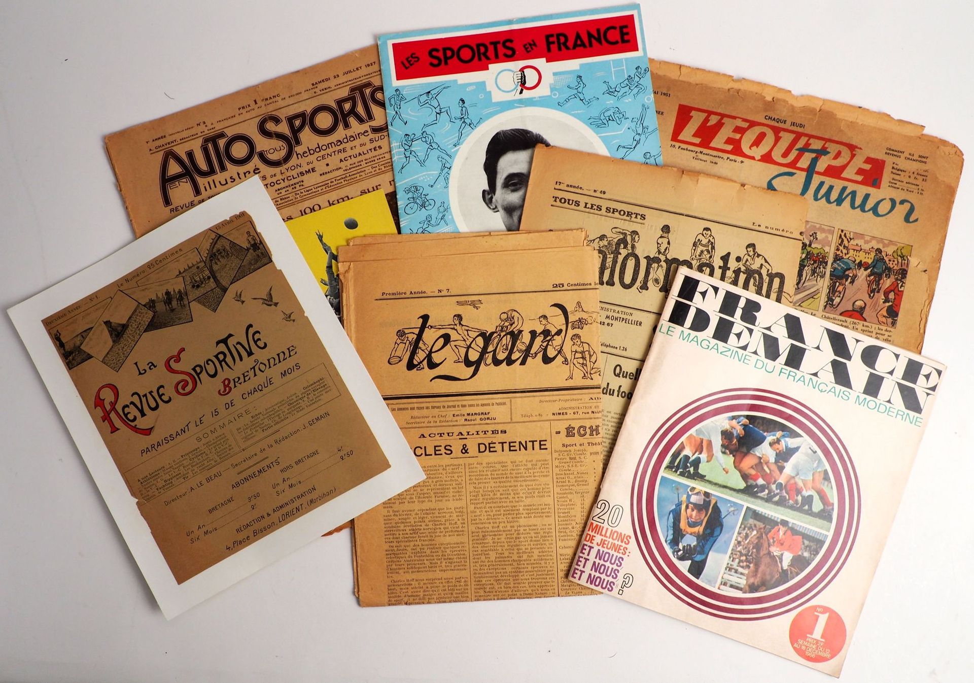 Null Omnisport/Reviews-Rare newspapers/Numbers 1. Set of 9 issues, from the numb&hellip;