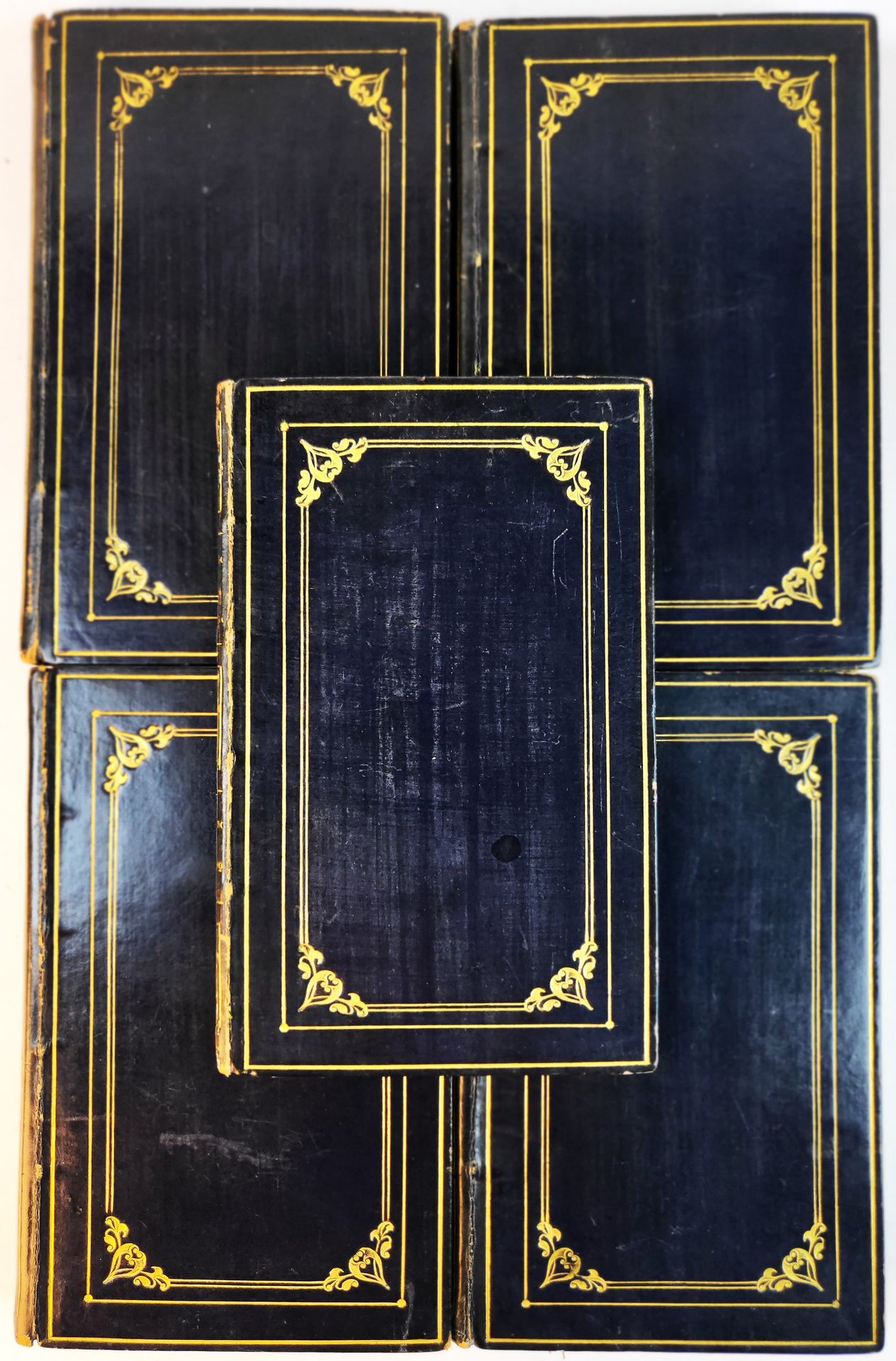 Null 皮埃尔-让-德-贝朗热（1780-1857年，香颂家）--"香颂 "收集在一套5卷12开本（9.5 x 15.5厘米）中，配有98幅由当时的大人物（B&hellip;