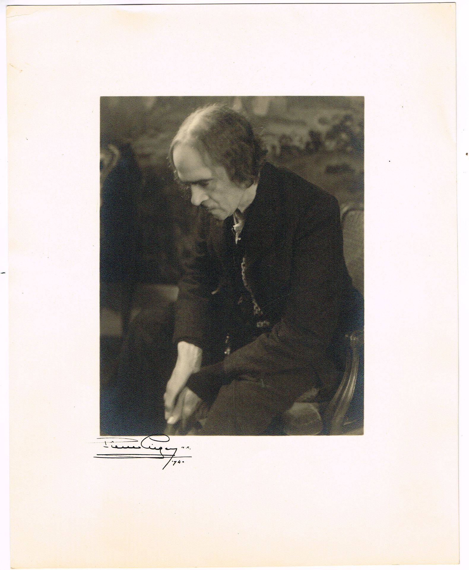 Null 安德烈-苏亚雷斯（1868-1948，作家）/皮埃尔-利盖伊（1906-1974）的原版老照片，照片上有摄影师的签名和1940年的日期（23.5 x &hellip;