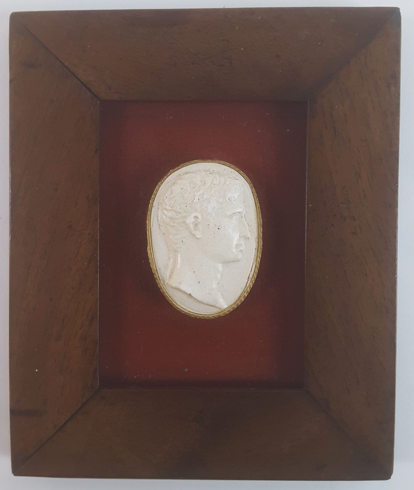 Null GREECE / 希腊文字母镶嵌在一个镀金的奖章中，装在一个框架中，背面有1902年来自Dunaud收藏的标签和订单号（字母3.5 x 5厘米，框架1&hellip;