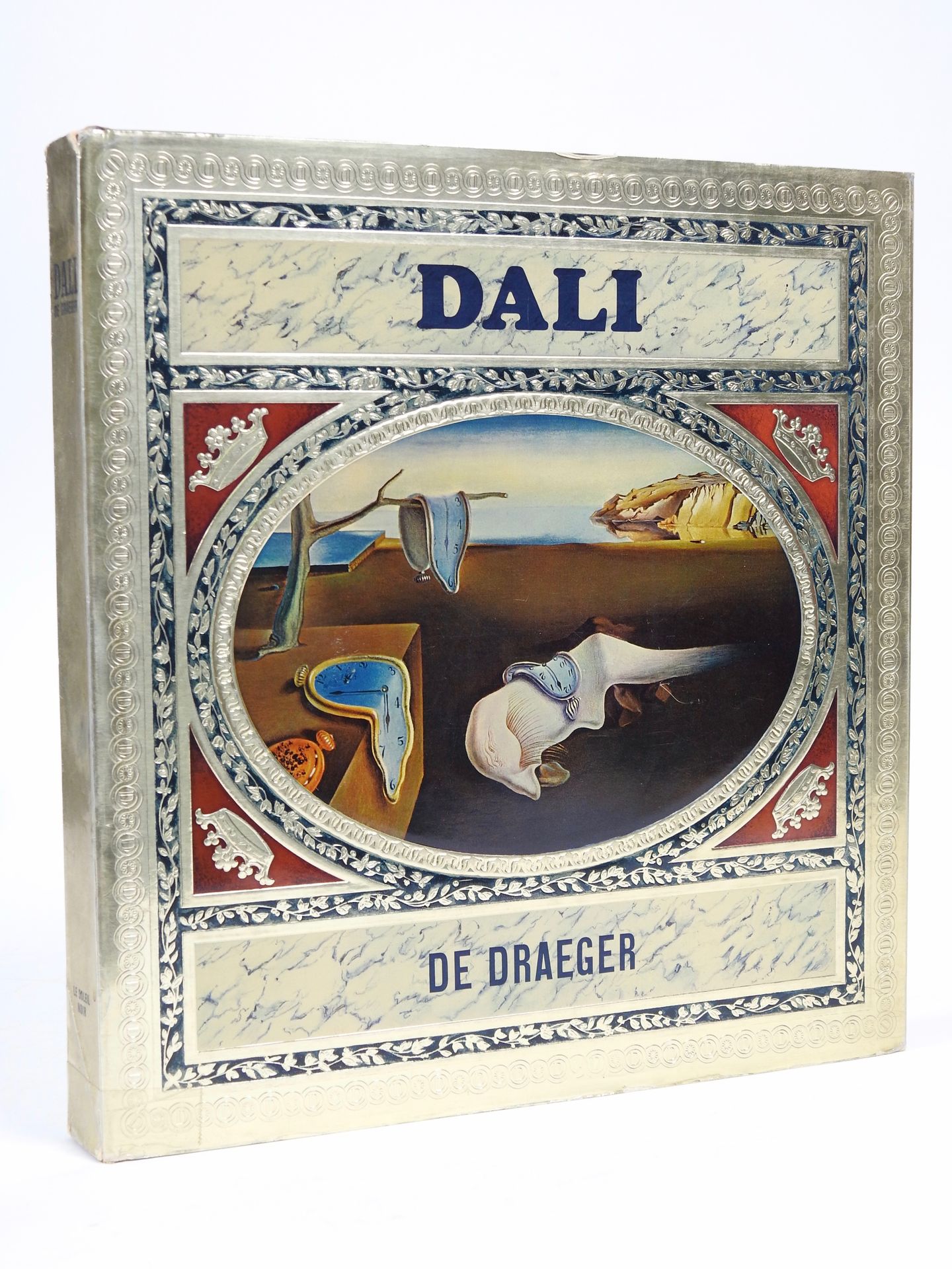 Null DALI（S.）。达利-德-德雷格DRAEGER，巴黎，1973。 萨尔瓦多-达利的插图。四开本，插图布板，彩色和镀金冷色调的防尘套，251页。达利的&hellip;