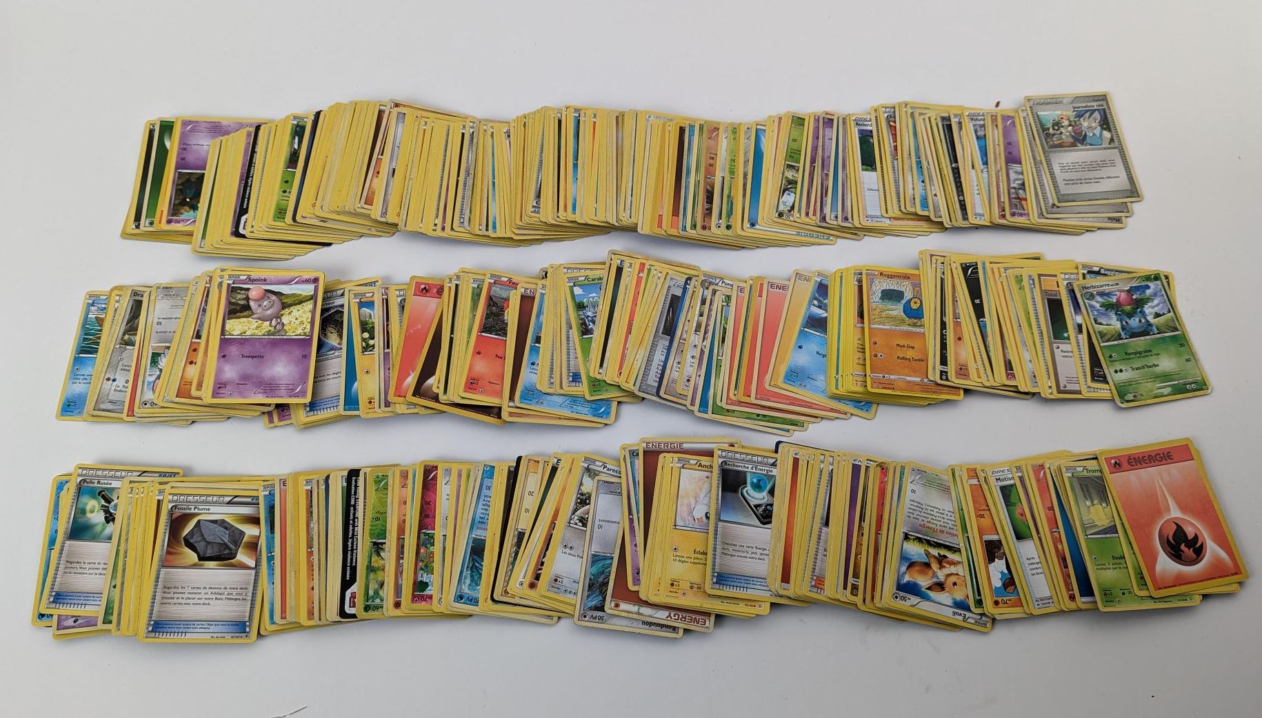 Null POKEMON
Large lot of pokemon cards from all periods
About 600
Good conditio&hellip;