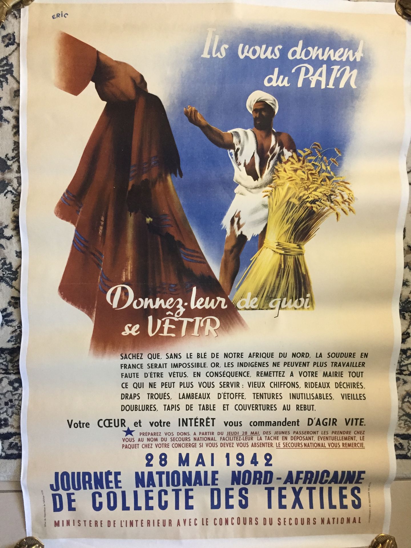Null 战争39/45 - 合作 - 他们给你面包。 1942年5月28日。全国北非纺织品收集日。大海报由埃里克绘制，帆布覆盖。116 x 78厘米。 状态非&hellip;