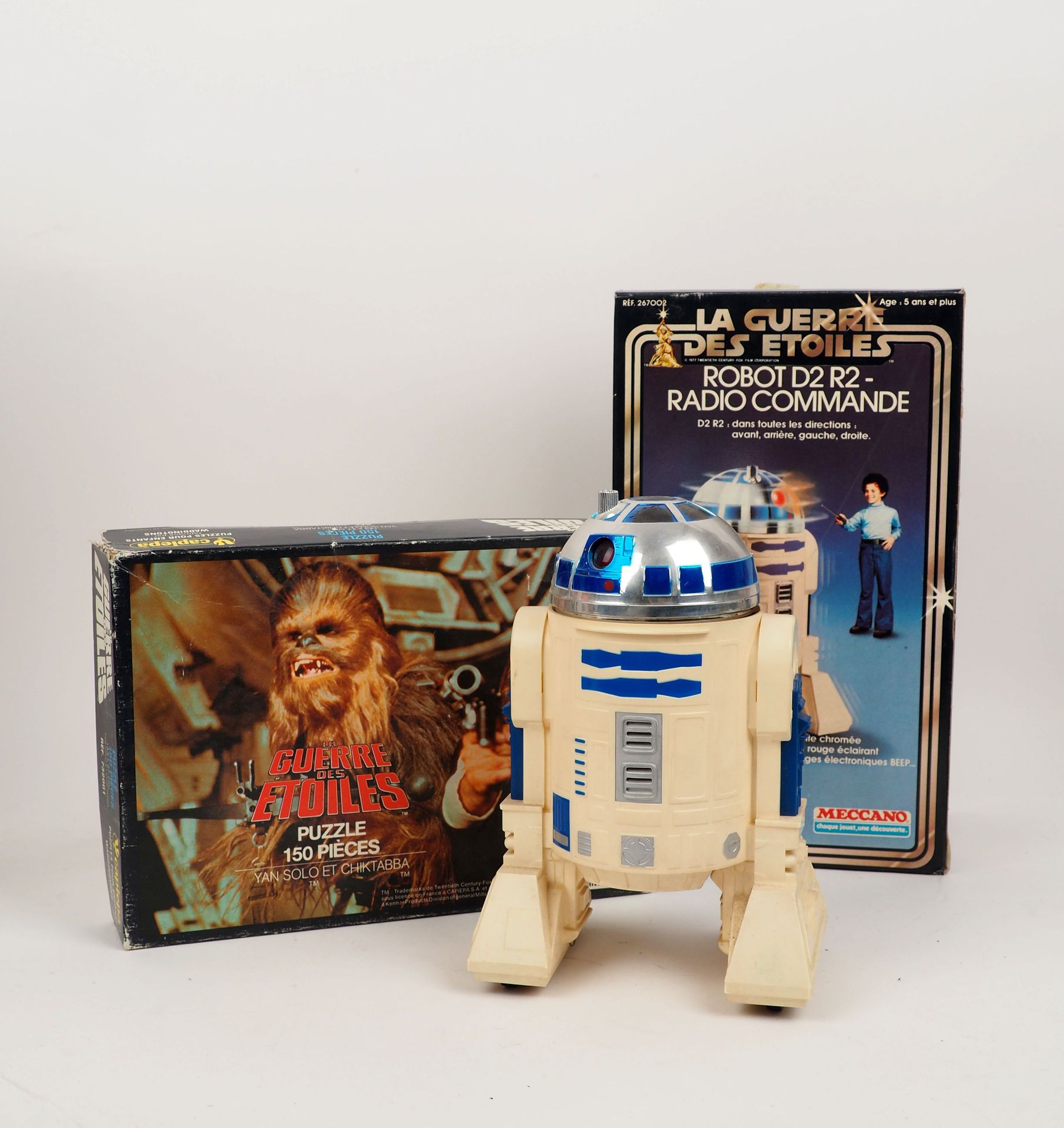 Null STAR WARS
Set aus zwei Boxen mit einem Han Solo Puzzle, herausgegeben von W&hellip;