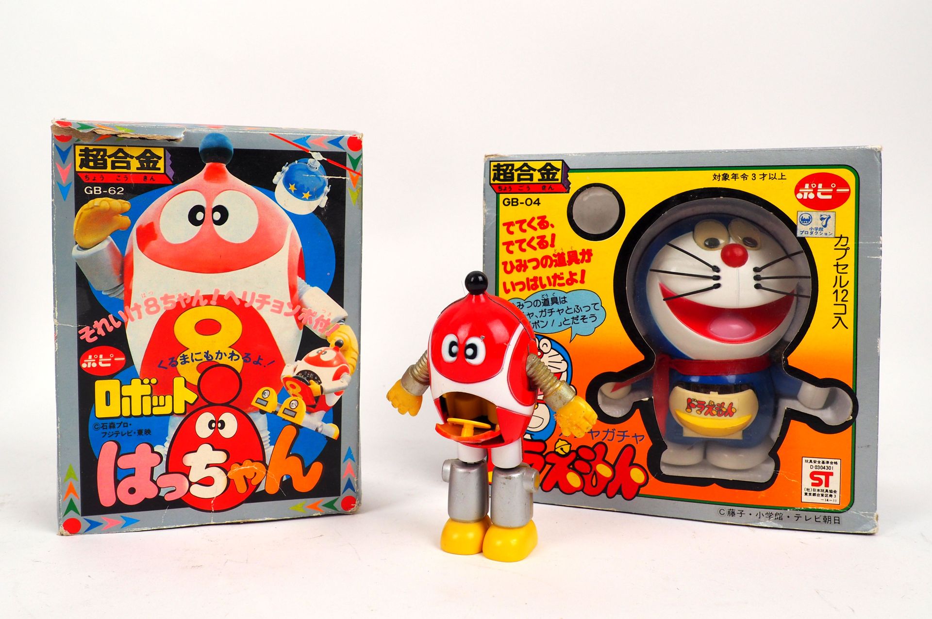 Null 日本
包括ST出版的哆啦A梦和机器人8陈的两套盒装人物（1981年）。
状况非常好