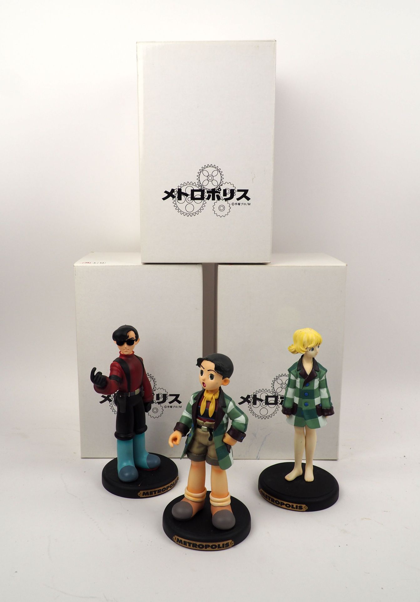 Null JAPON TEZUKA
Ensemble de trois figurines tirées de l’univers de Metropolis
&hellip;