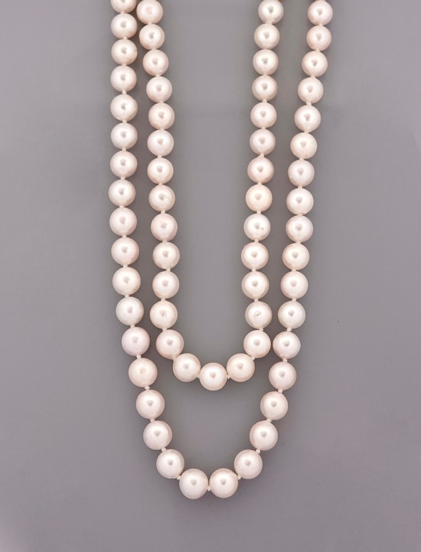 Null Necklace of 100 cultured pearls from Japan, diameter 8.5 / 9 mm, 750 MM, bi&hellip;